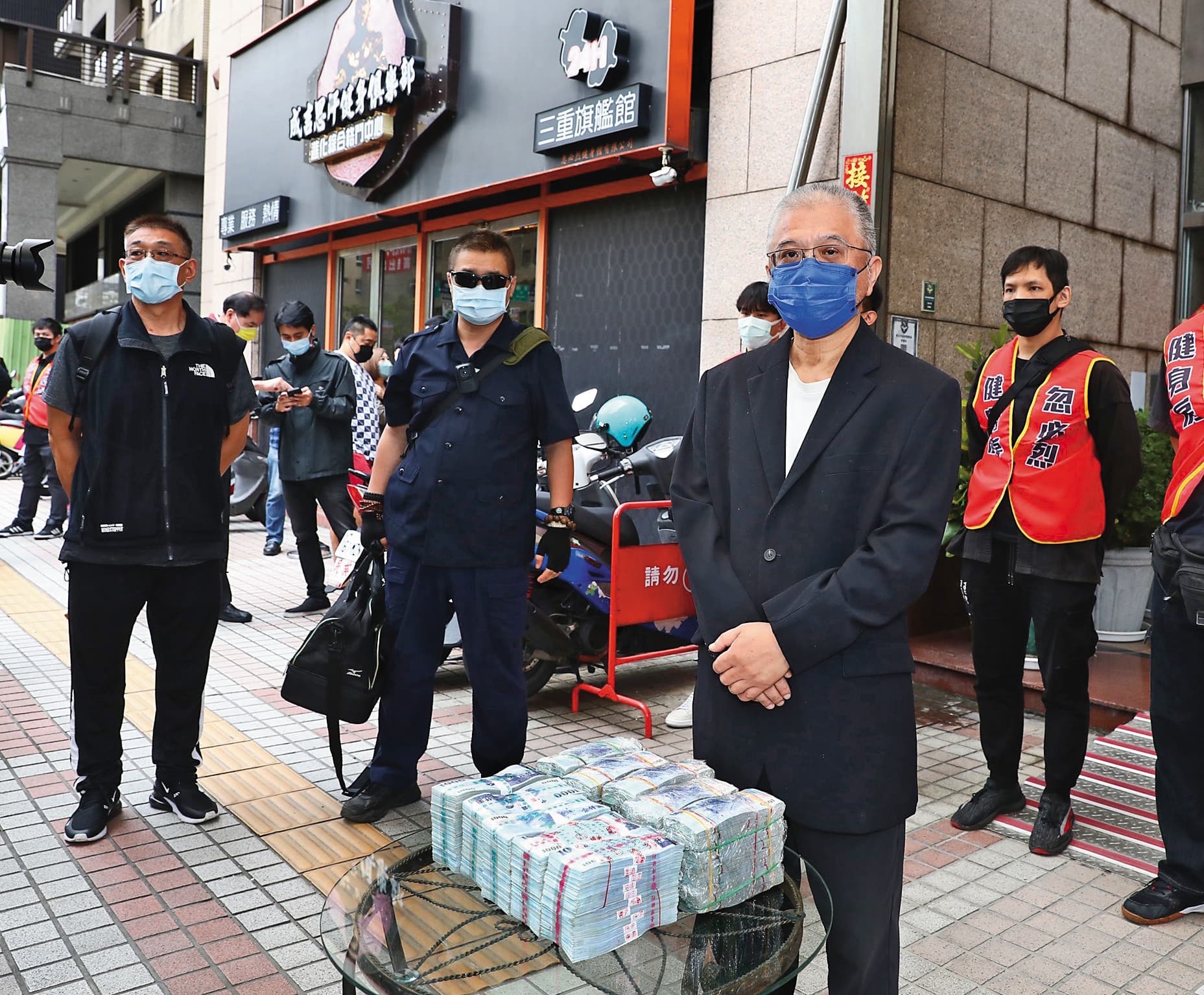 三重館4年前一度由大股東奪回經營權，當時還搬來千萬現金坐鎮。