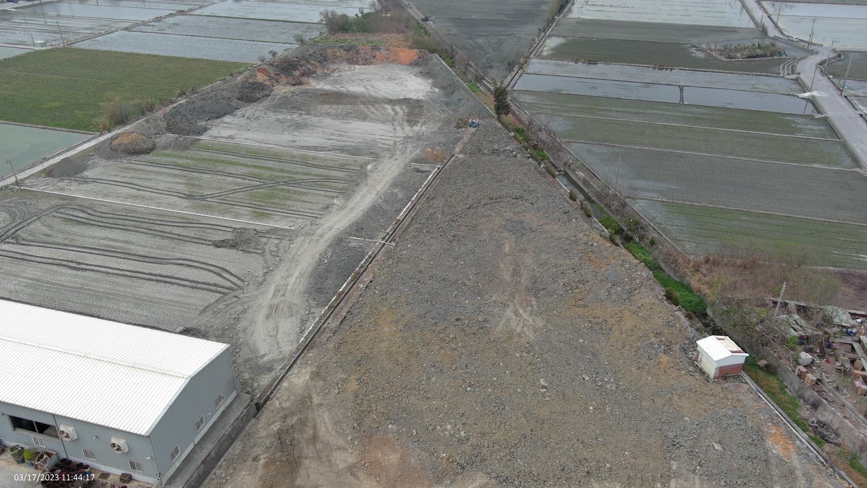 遭汙染的田地達3萬6000平方公尺。（警方提供）