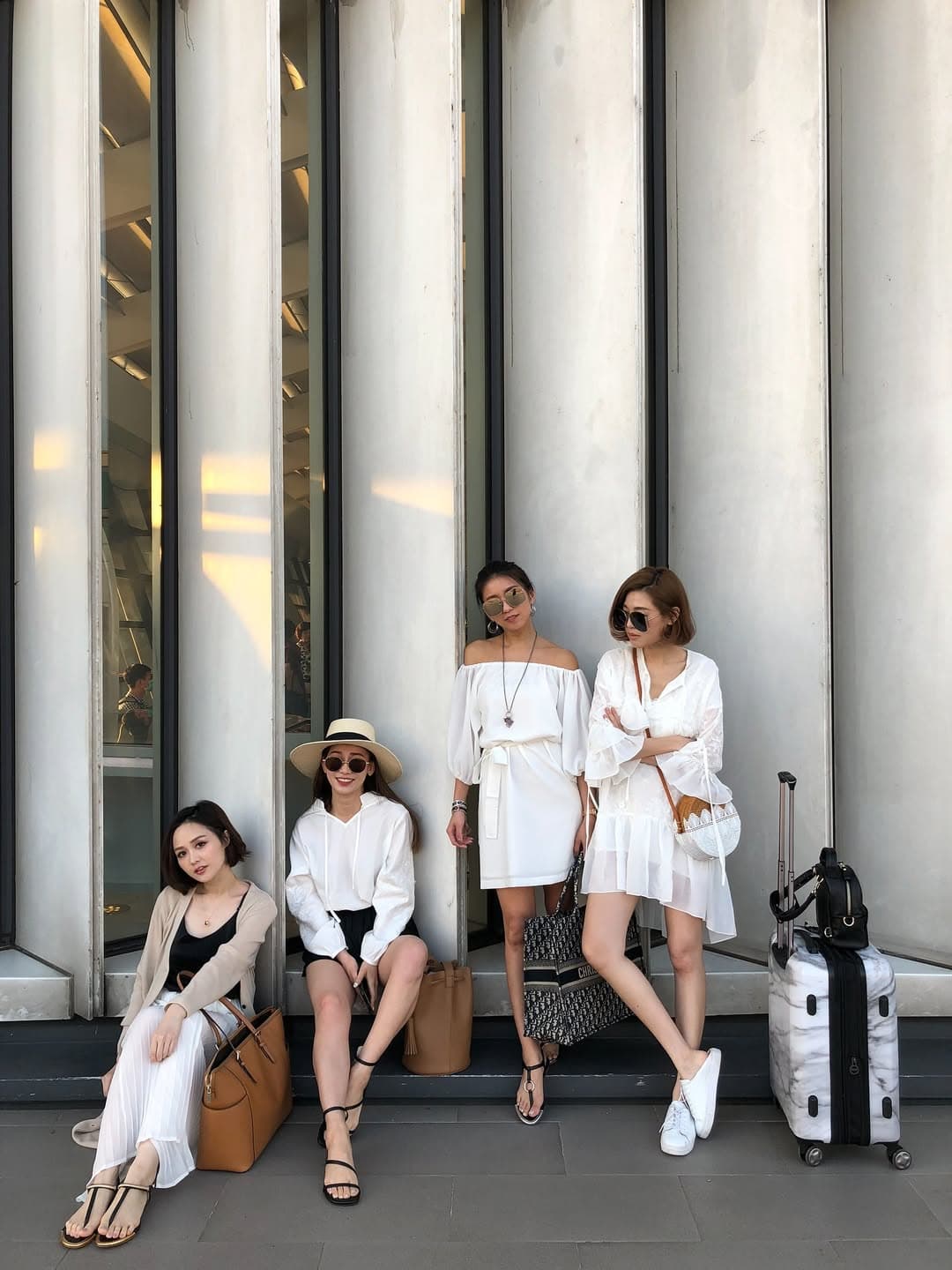 36歲美妝部落客荔枝兒（Liz）離世消息曝光，閨密們這兩天也曬出最後4人合照，為此都難過淚崩。（翻攝自ntsai25 IG）