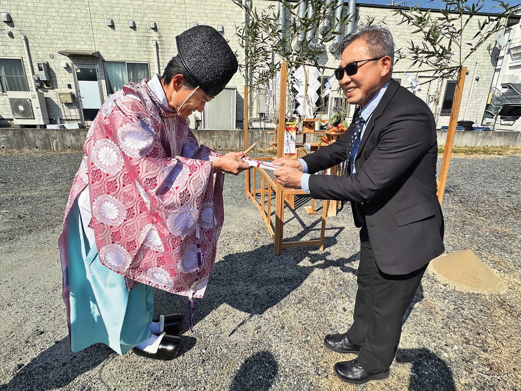 薇閣董事長許調謀率高層赴熊本主持開工儀式，啟動日本不動產布局。