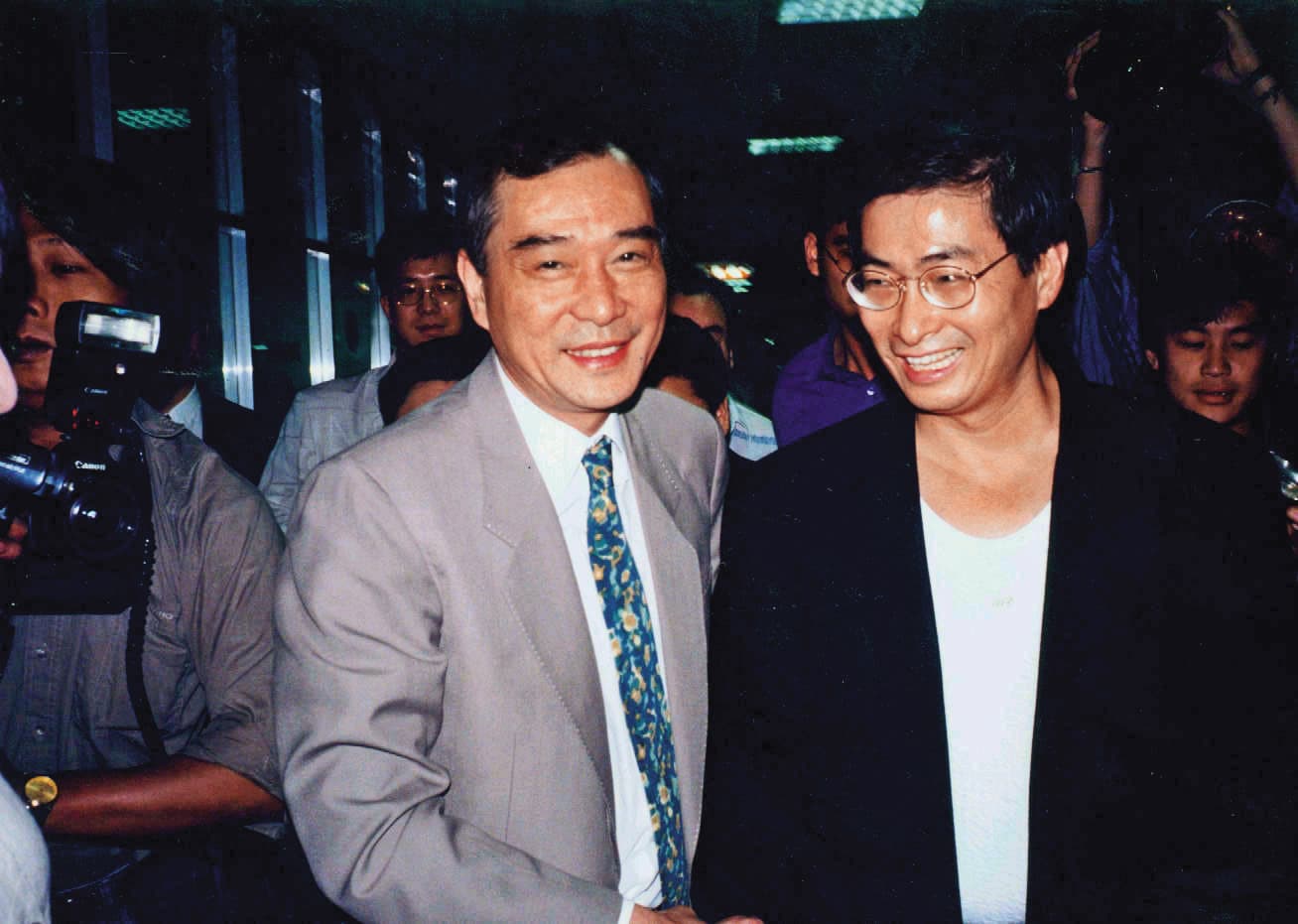 知情人士透露，陳啟禮（左）當年主張中華民國在台灣，與張安樂（右）的民族意識路線本就有分歧，但卻不影響2人私交。（聯合知識庫）