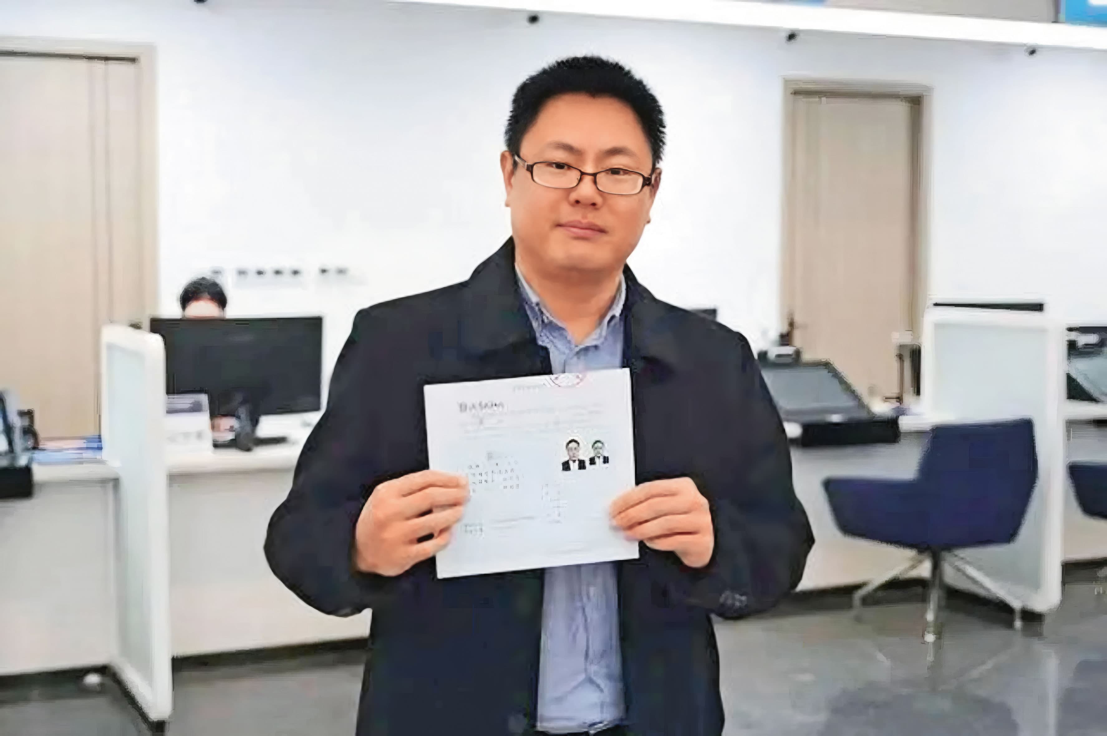 福建台籍教師張立齊也是傑青團成員，近來因持有中國定居證遭註銷台灣身分。（翻攝網路）