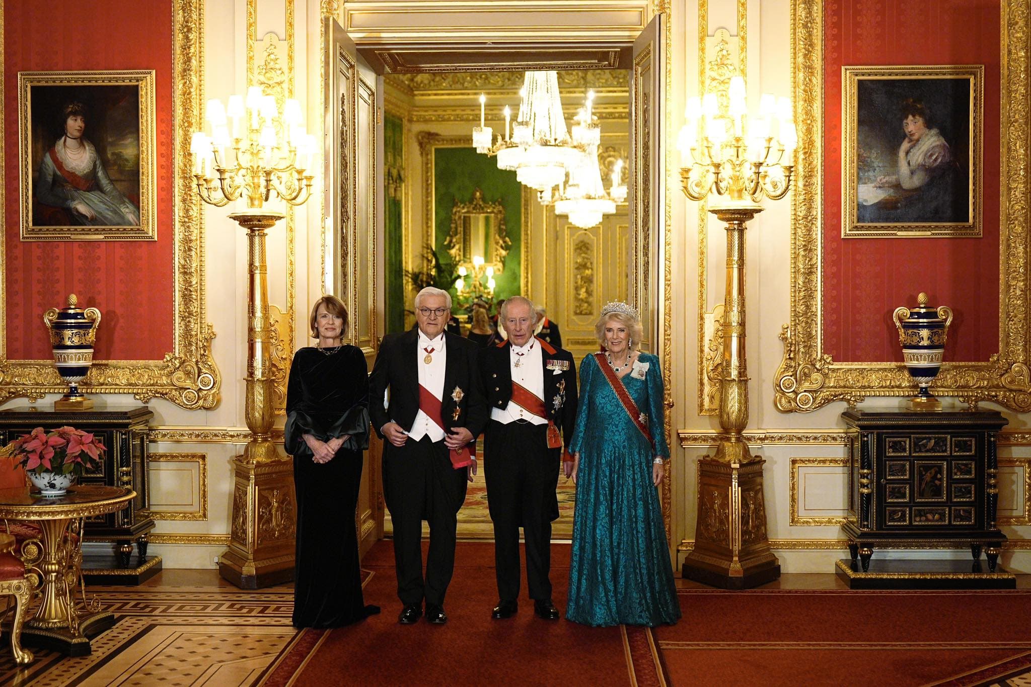 英王查爾斯三世和王后卡蜜拉，為史坦麥爾舉行國宴。（翻攝The Royal Family 臉書）