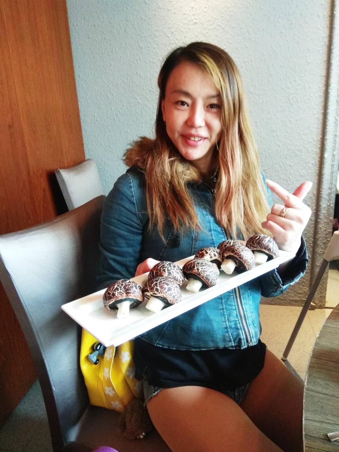 法拉利姐再度宣稱要去越南找小鮮肉交往。（翻攝自法拉利姐臉書）