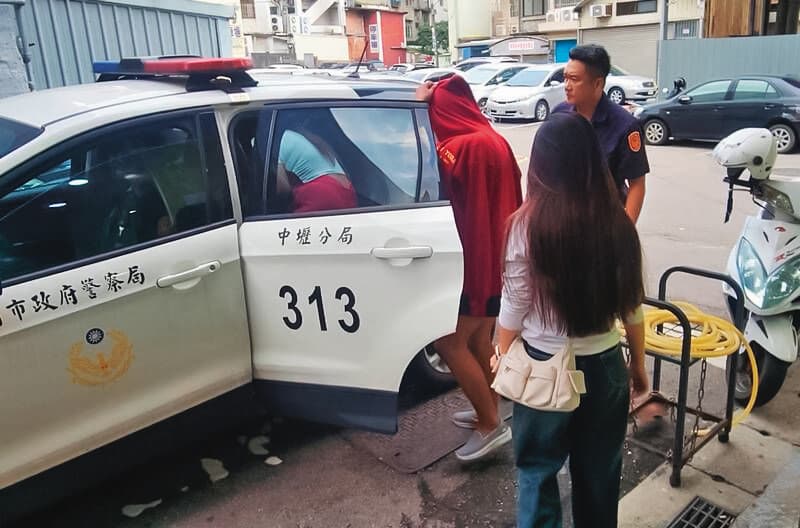 今年遭警方查緝的情色業者或應召站中，賣淫女8成以上都是泰國女子。（讀者提供）