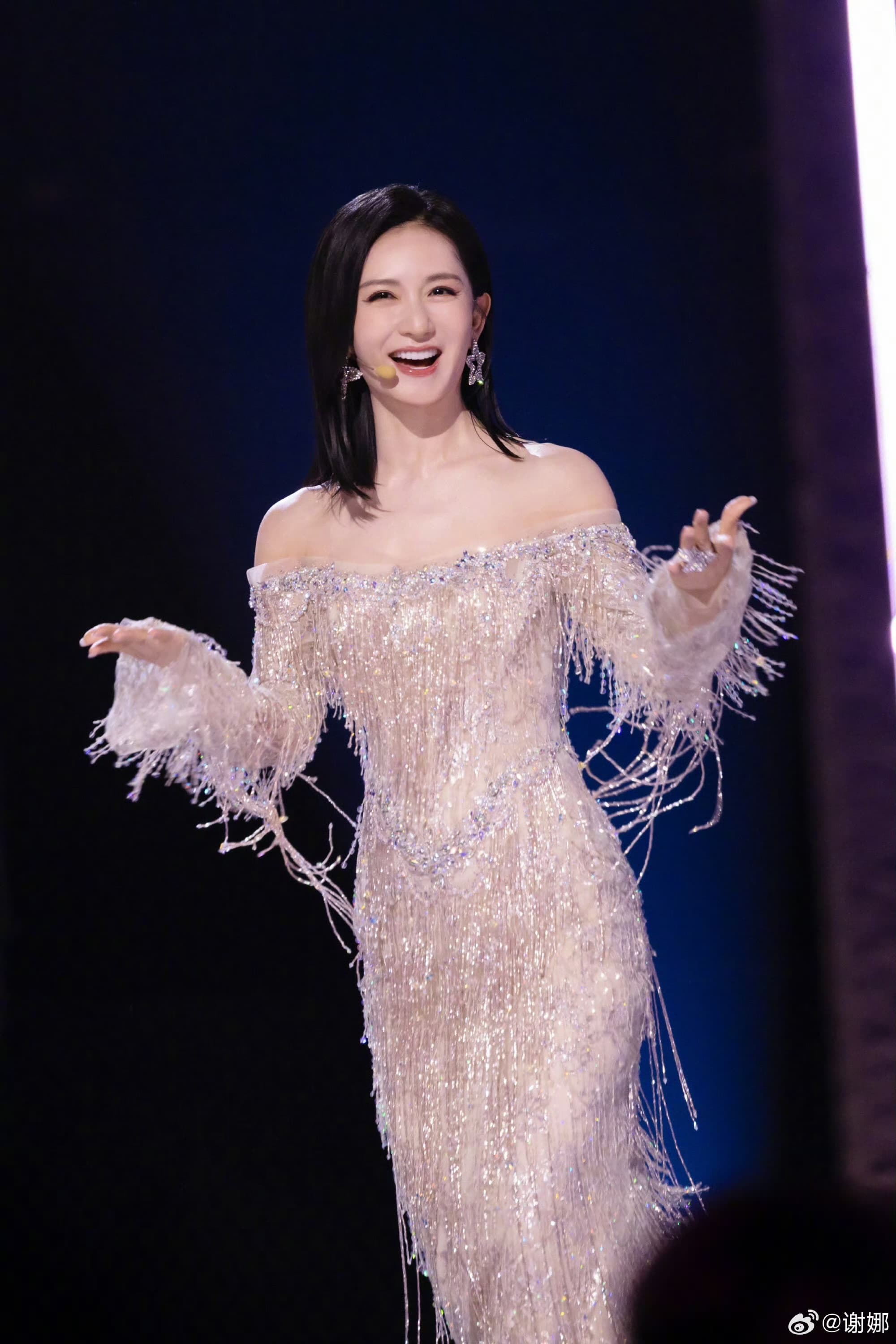 謝娜原定要在北京開唱，引發爭議而取消。（翻攝自謝娜微博）