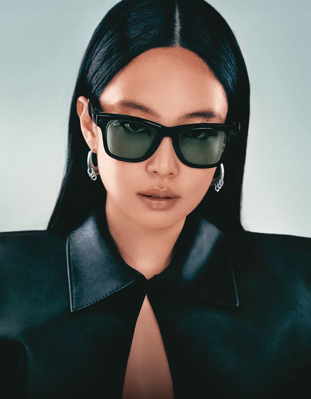 「帶貨王」Jennie用什麼紅什麼，這支Ray-Ban Meta Wayfarer有望成為下一個人氣爆款。（翻攝自Ray-Ban IG）