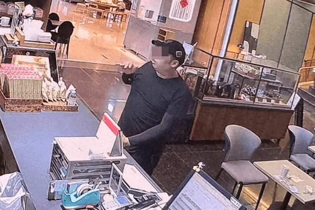 事後經向飯店查證，該男子並非住宿旅客，卻連續2天在飯店一樓徘徊。（施志昌提供）