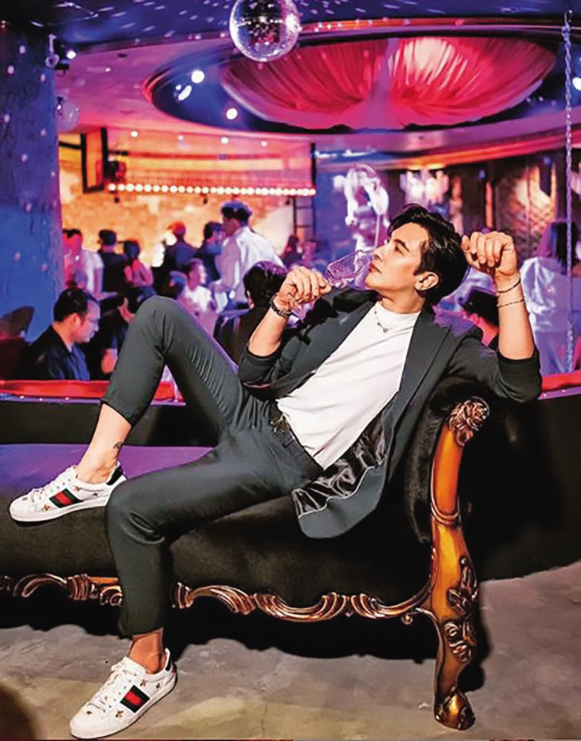 早前謝佳見和朋友合資開設酒吧Belle's in Taipei，但近年營運狀況下滑，傳出即將收攤。（翻攝自謝佳見IG）