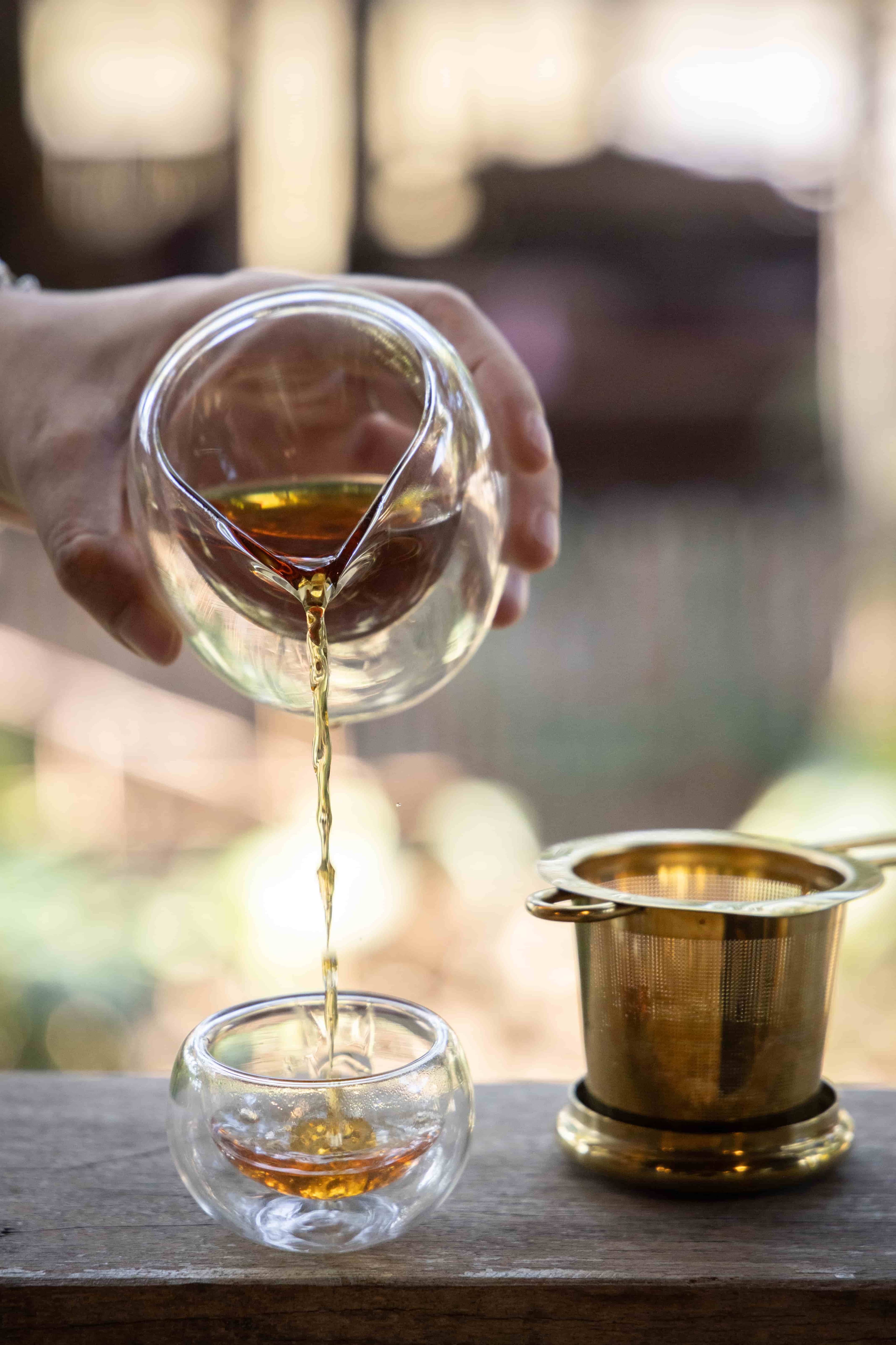 搭配完混合茶後可以現場立刻試喝，體驗自己的茶藝。