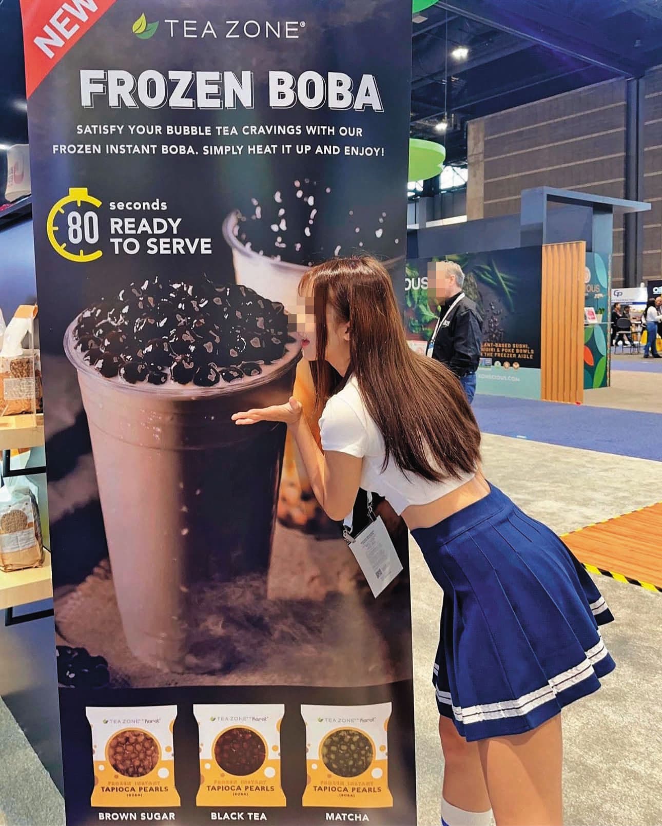 嫩模C女去年應施宗明之邀赴美國芝加哥代言波霸奶茶杯，如今雙方爆發財務糾紛。（翻攝IG）