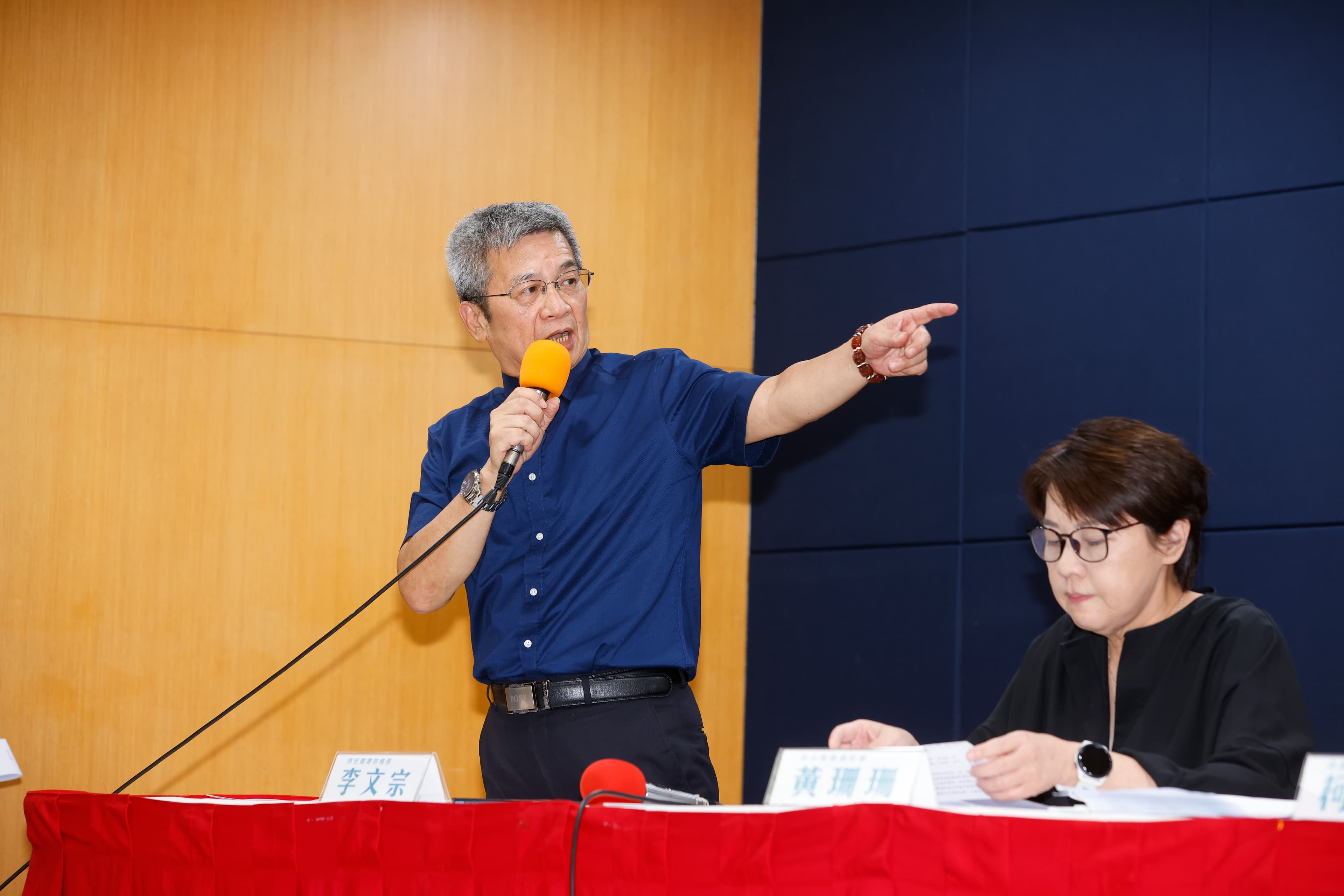 時任競總財務長李文宗因為政治獻金申報風波，被開除黨籍，其胞妹則是木可公司負責人。（本刊資料照）