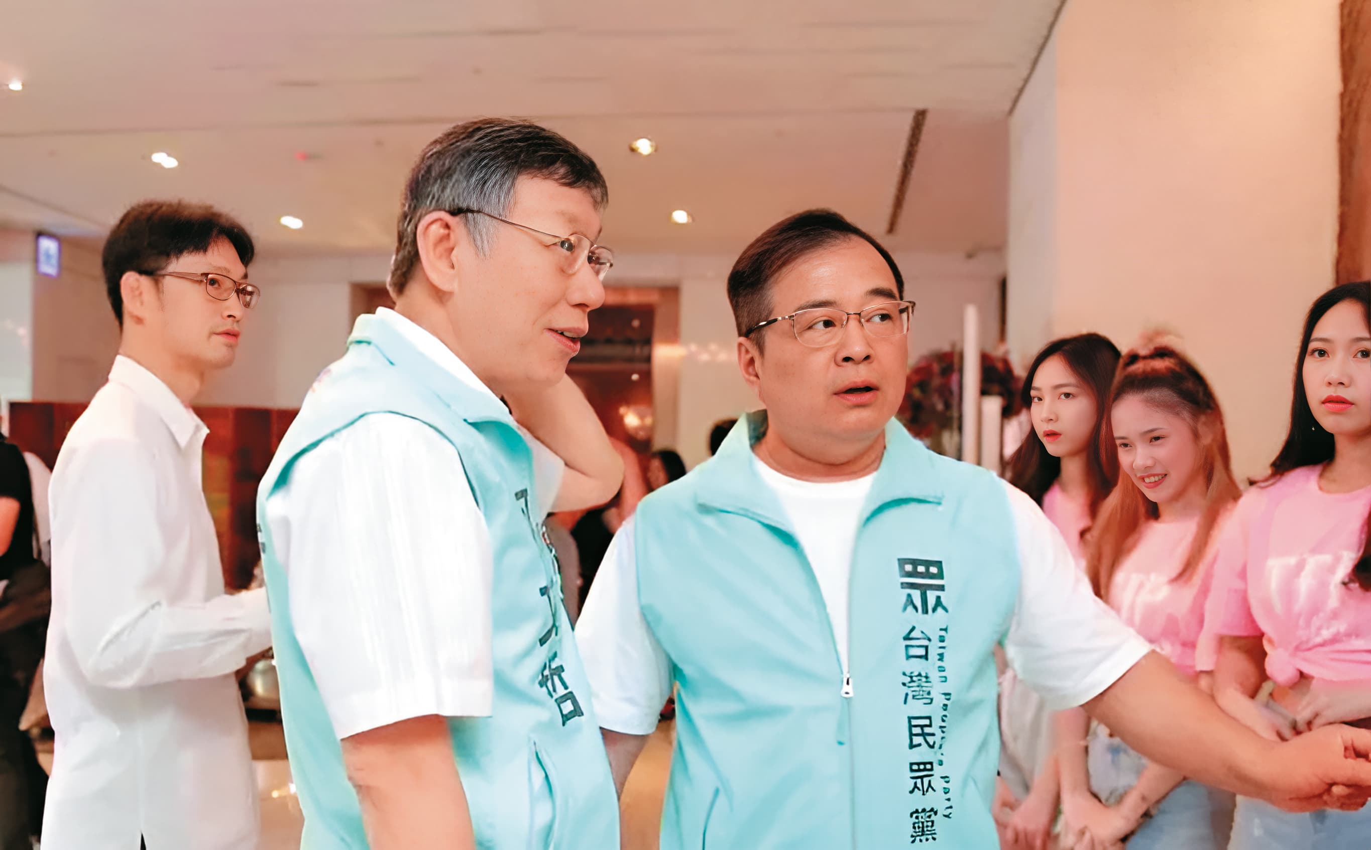 柯文哲時代的市政顧問謝俊州，遭控收30萬元喬學區。（翻攝謝俊州臉書）