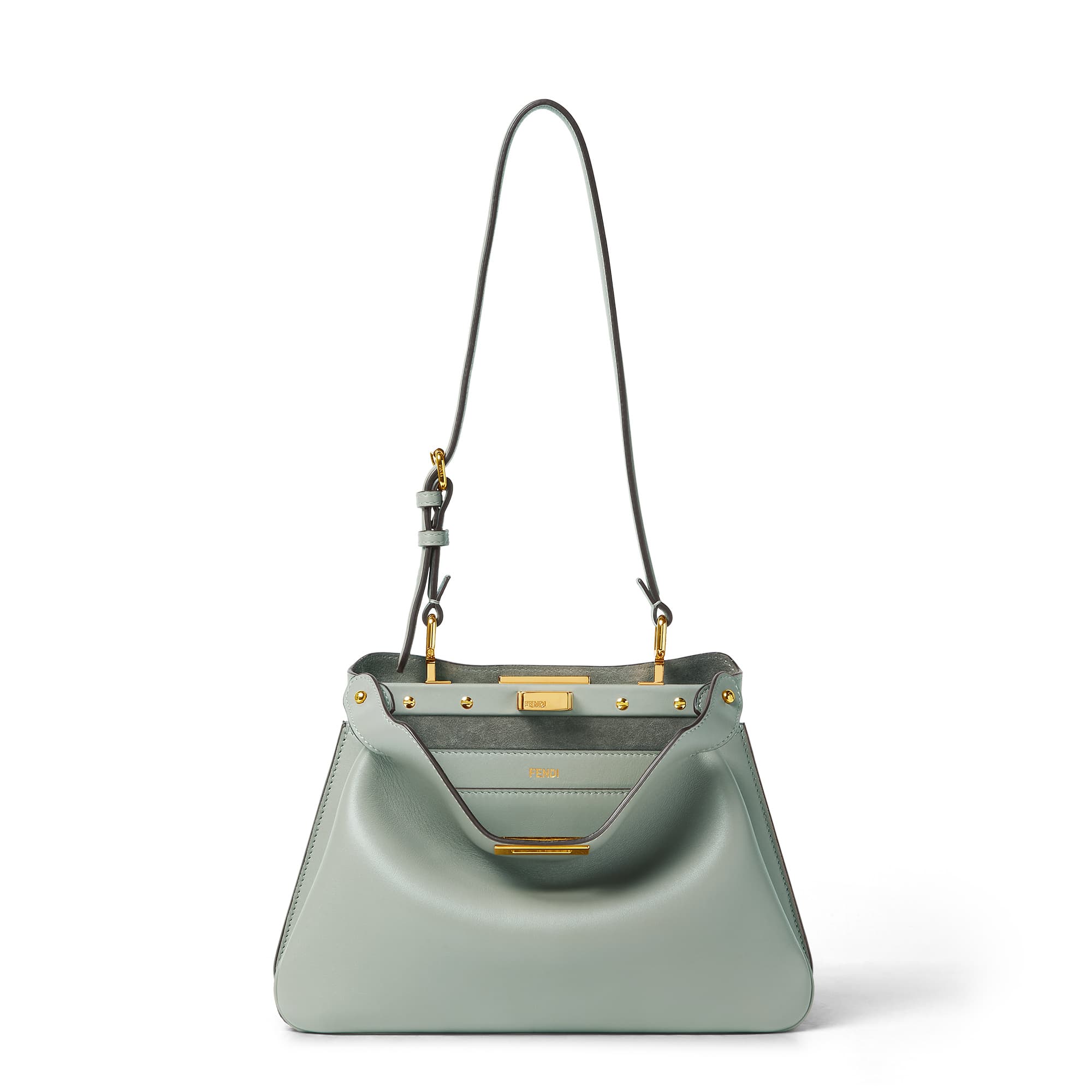 Peekaboo Soft Small抹茶綠色。NT$160,000（FENDI提供）