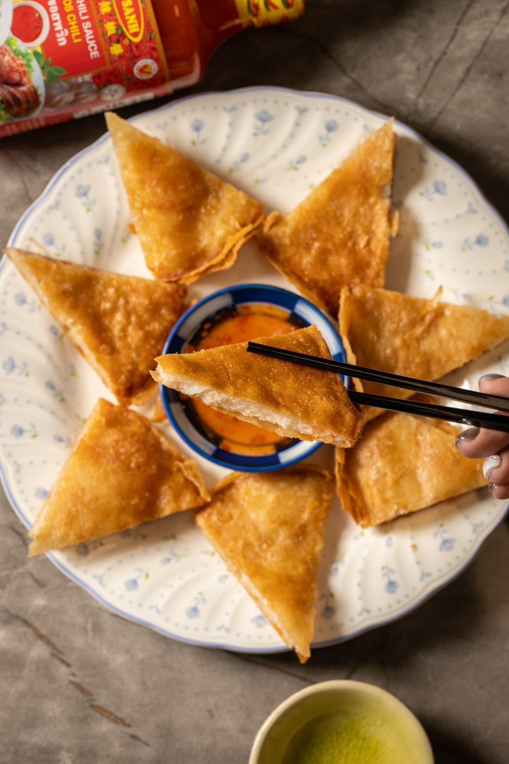 「月亮蝦餅」外層酥脆，即使放涼後美味依舊。（220元／份）