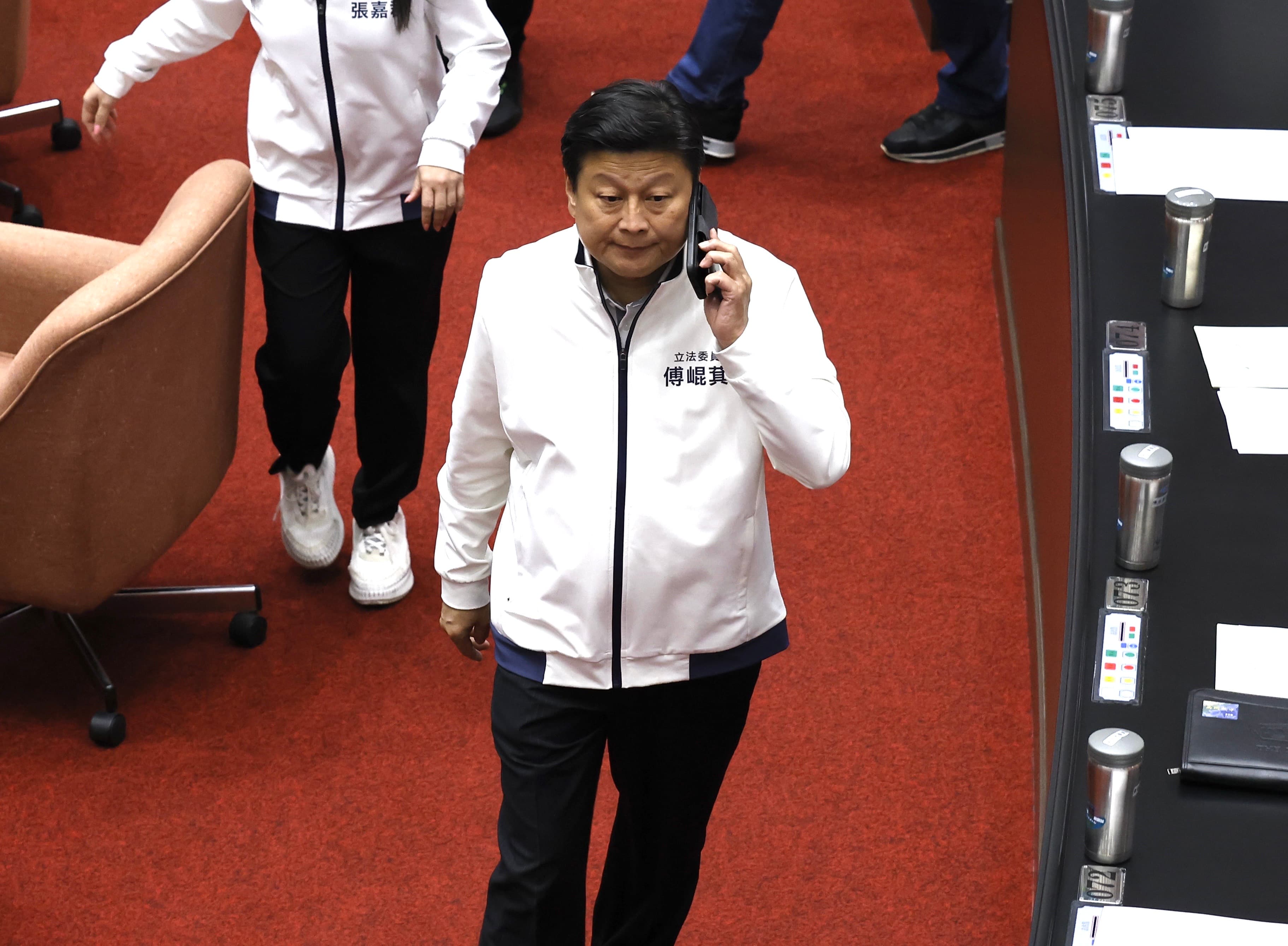 國民黨立院黨團總召傅崐萁。
