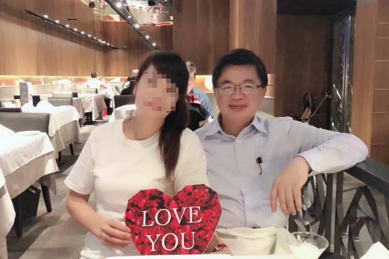 李孟諺與張姓女子親密合照。（翻攝自PTT）