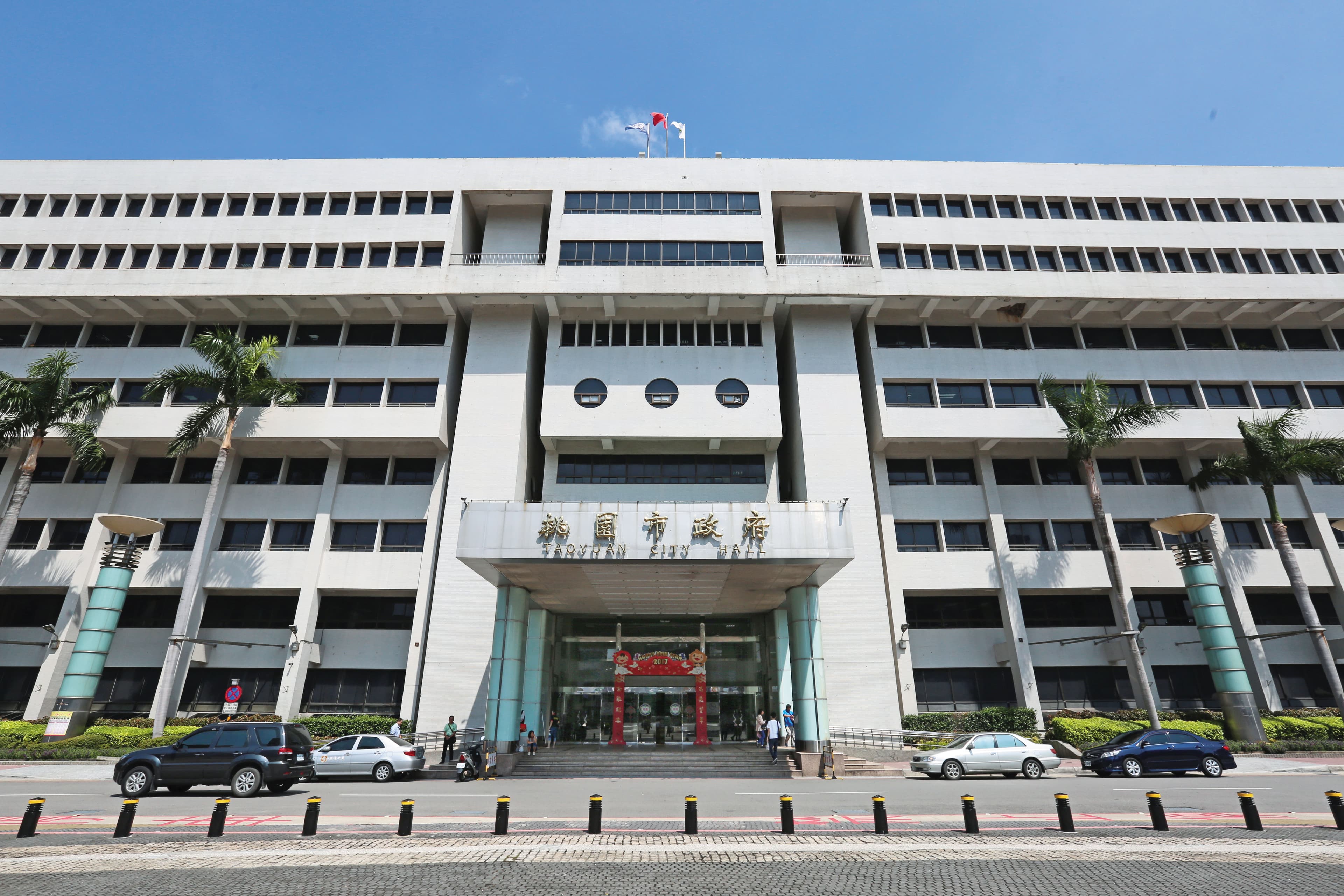 桃園市政府在鄭文燦擔任市長時，並未通過符合廖氏父子開發案需求方案。