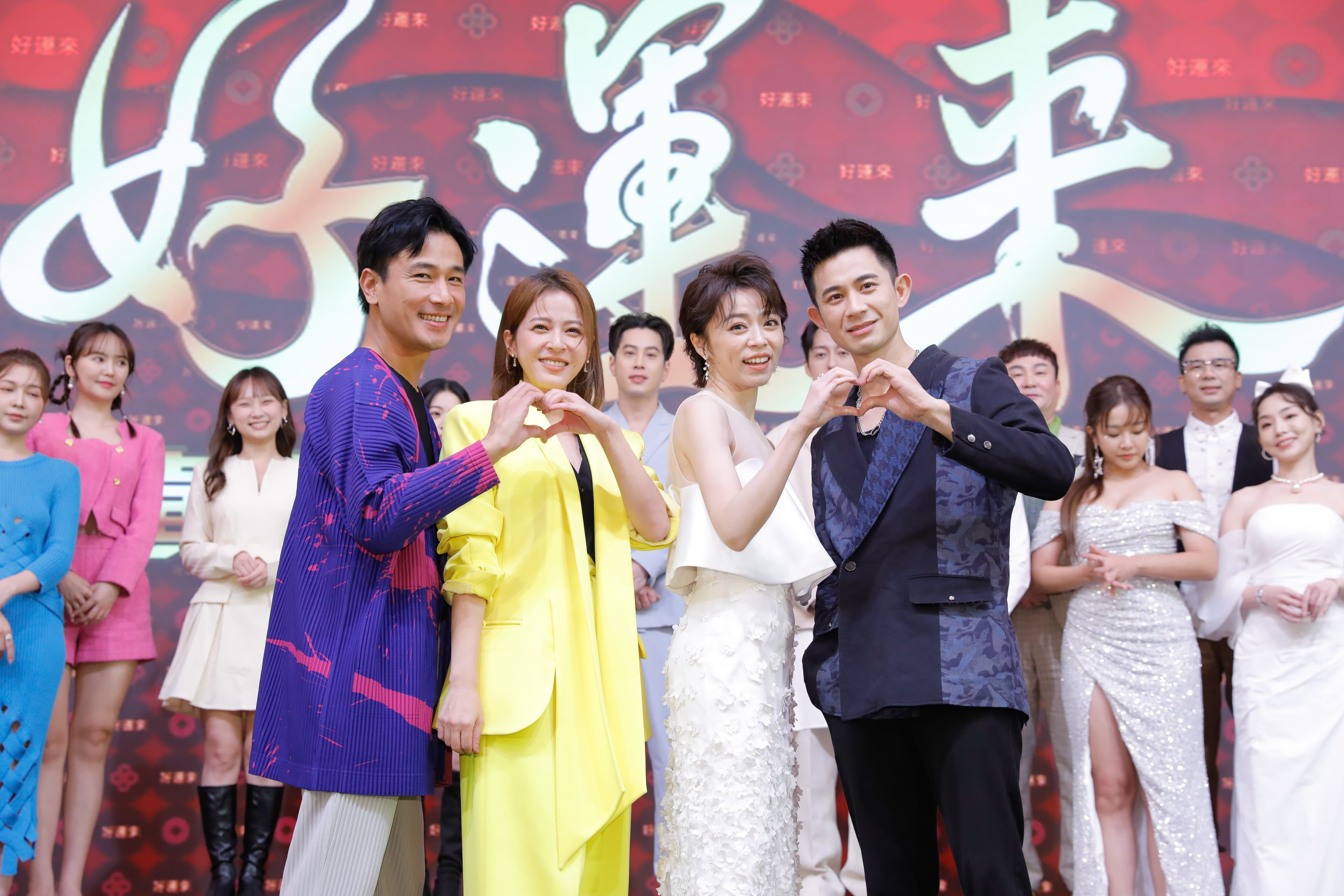 傅子純（左起）蘇晏霈、王瞳、曾子益今天亮麗出席首映。