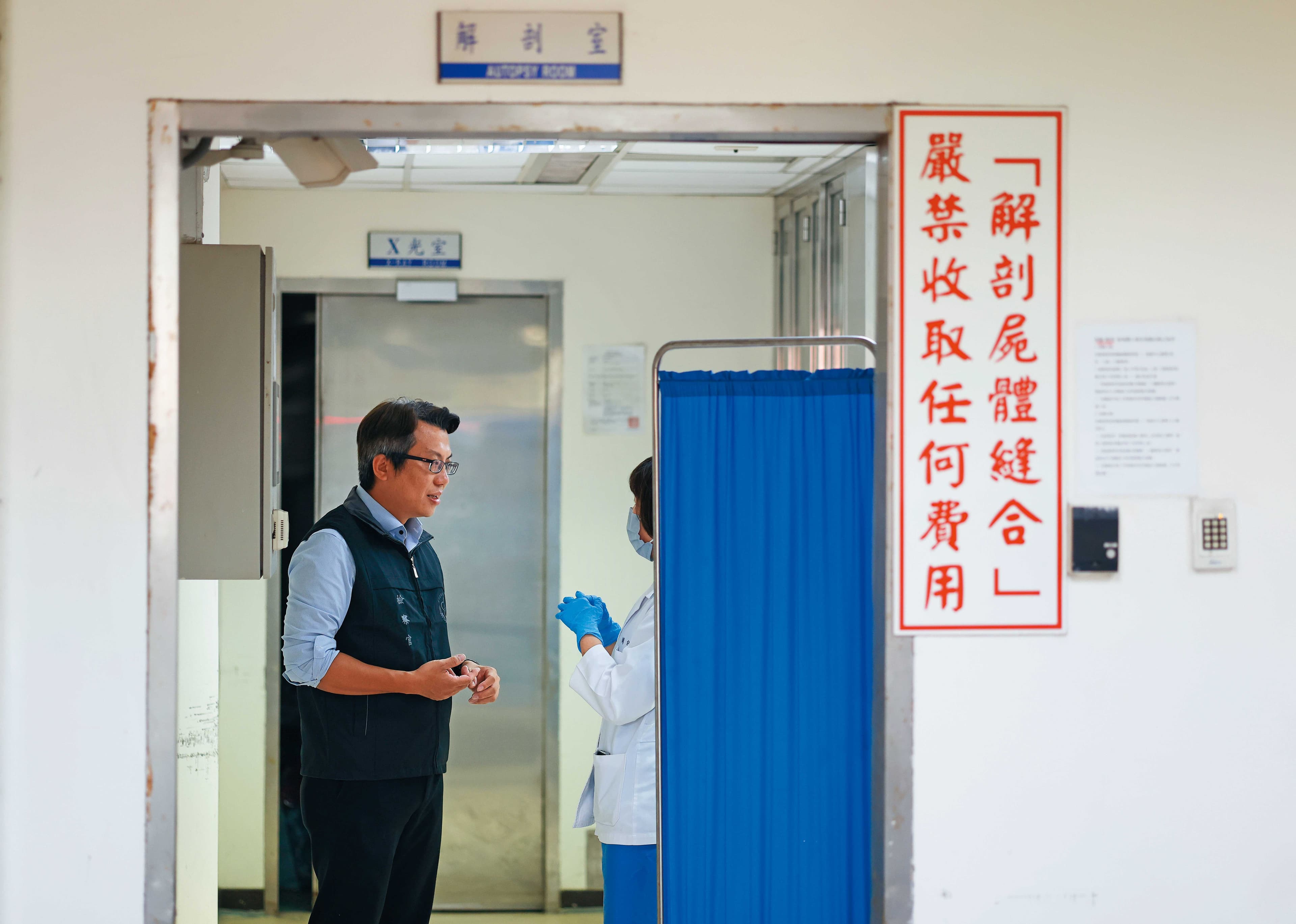 台南市轄區大，蔡佰達說，值外勤幾乎一定會有遺體需要相驗，通常不只一件，有時還得山區海邊到處跑。