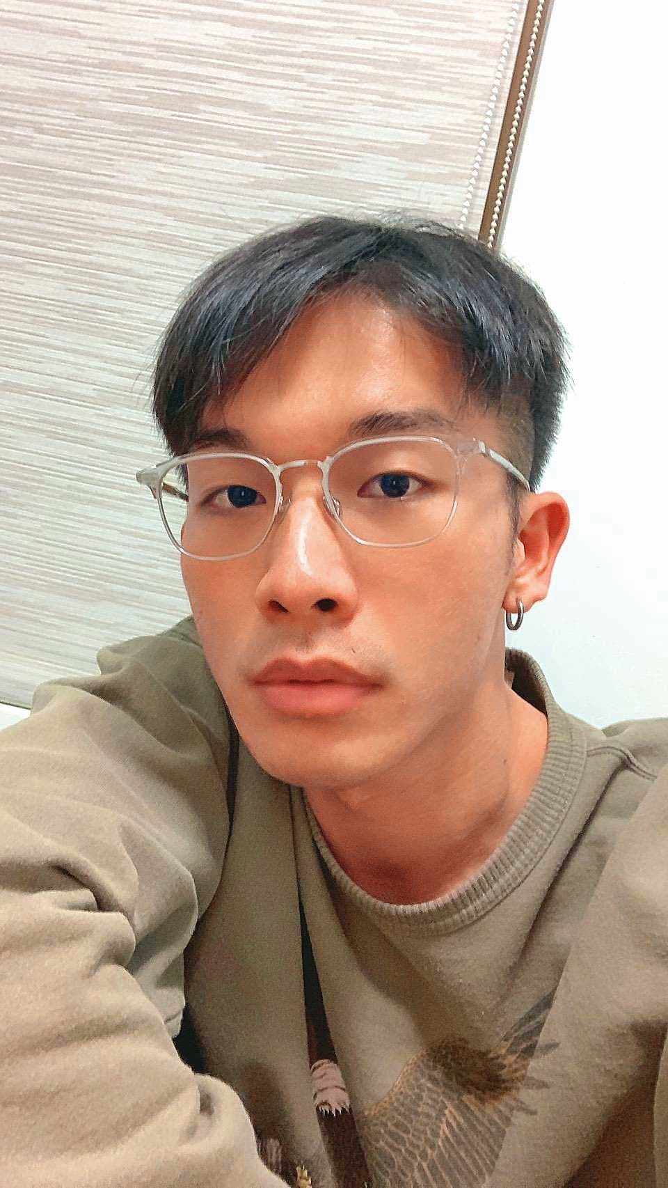 受傷前的Jin外型俊秀，生活與求職都相當順遂。（Jin提供）