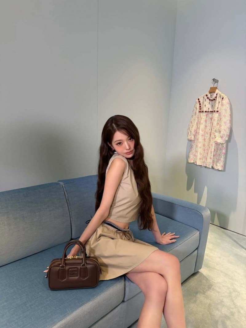 同樣引發話題的同款內褲，還有擁有天生偶像氣場的韓國女團IVE成員張員瑛。（翻攝自張員瑛IG）
