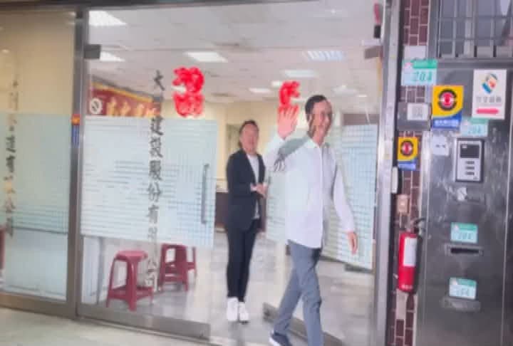 藍白候選人和國民黨主席朱立倫（圖）昨晚進行密會。（翻攝畫面）