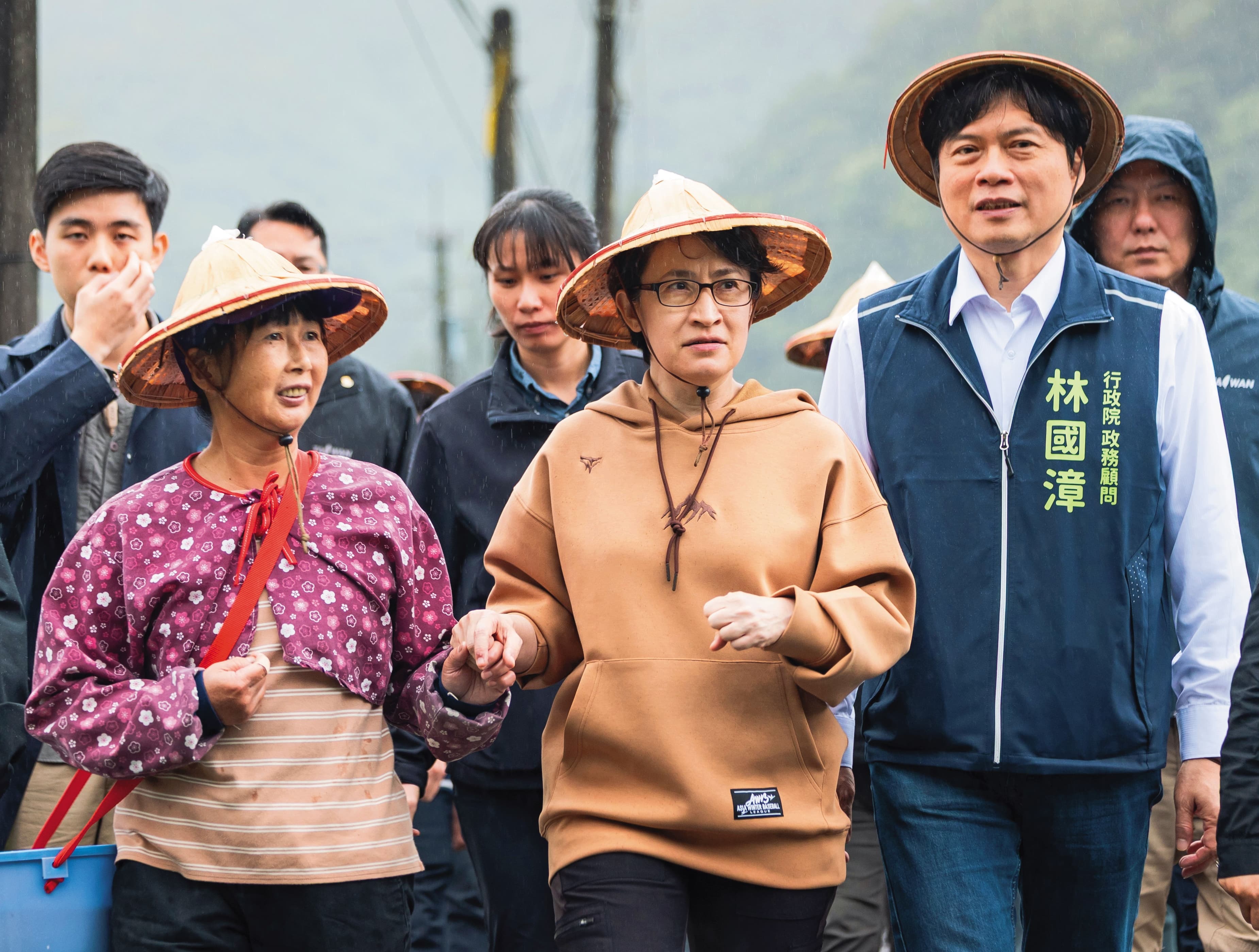 副總統蕭美琴（中）今年春節特地赴宜蘭走春，透露綠營對宜蘭年底選情的深刻期待。（翻攝總統府flickr）