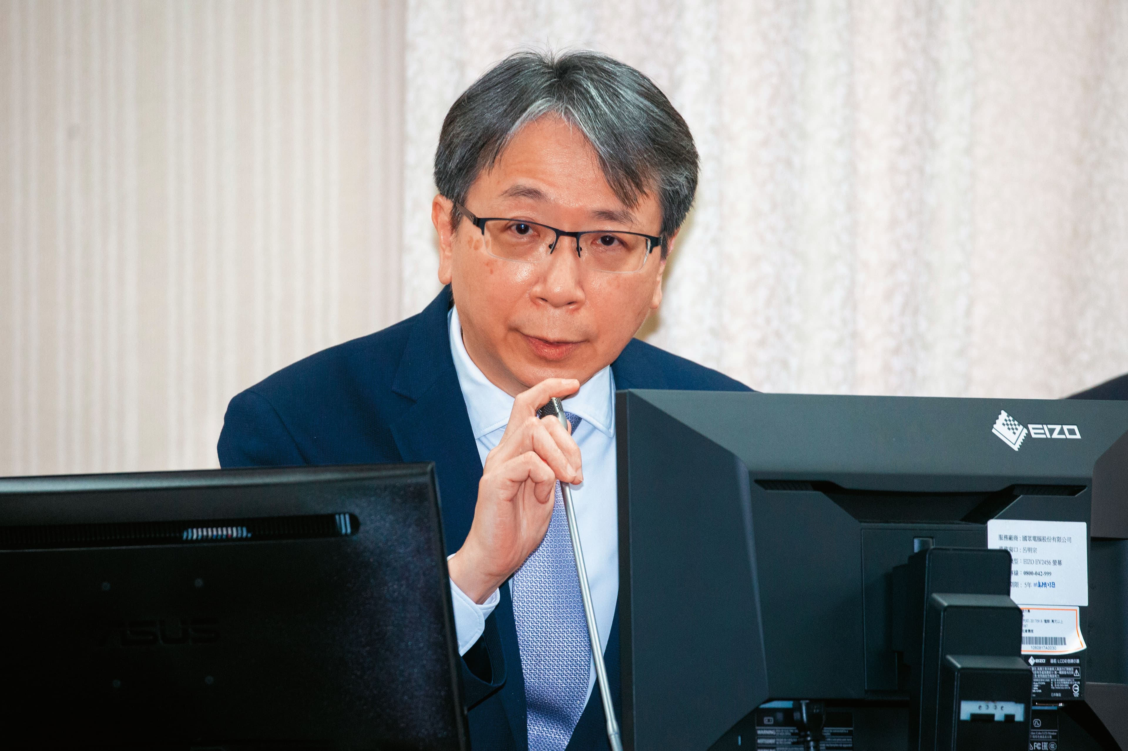國安局長蔡明彥揭露中國介選新樣態，不但透過影音化假訊息在社群散播，甚至與台灣民調公關公司合作操弄輿論。
