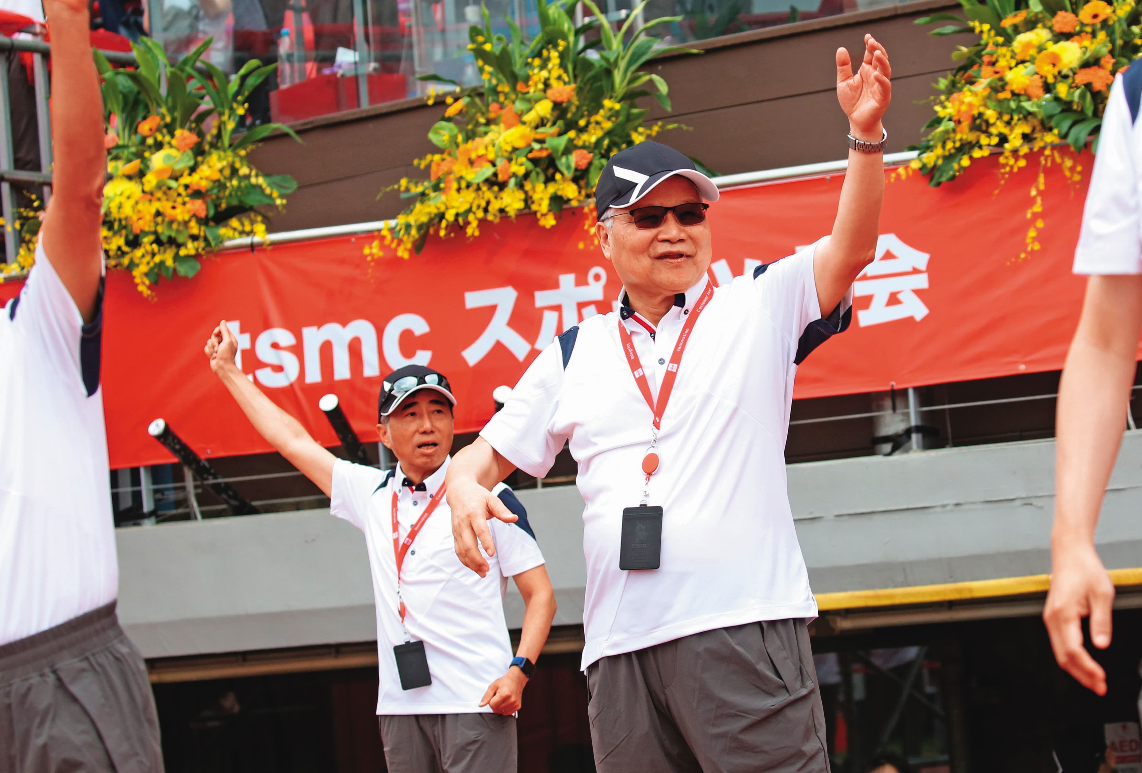 魏哲家（右）上任台積電董事長後，全面接收劉德音人馬。