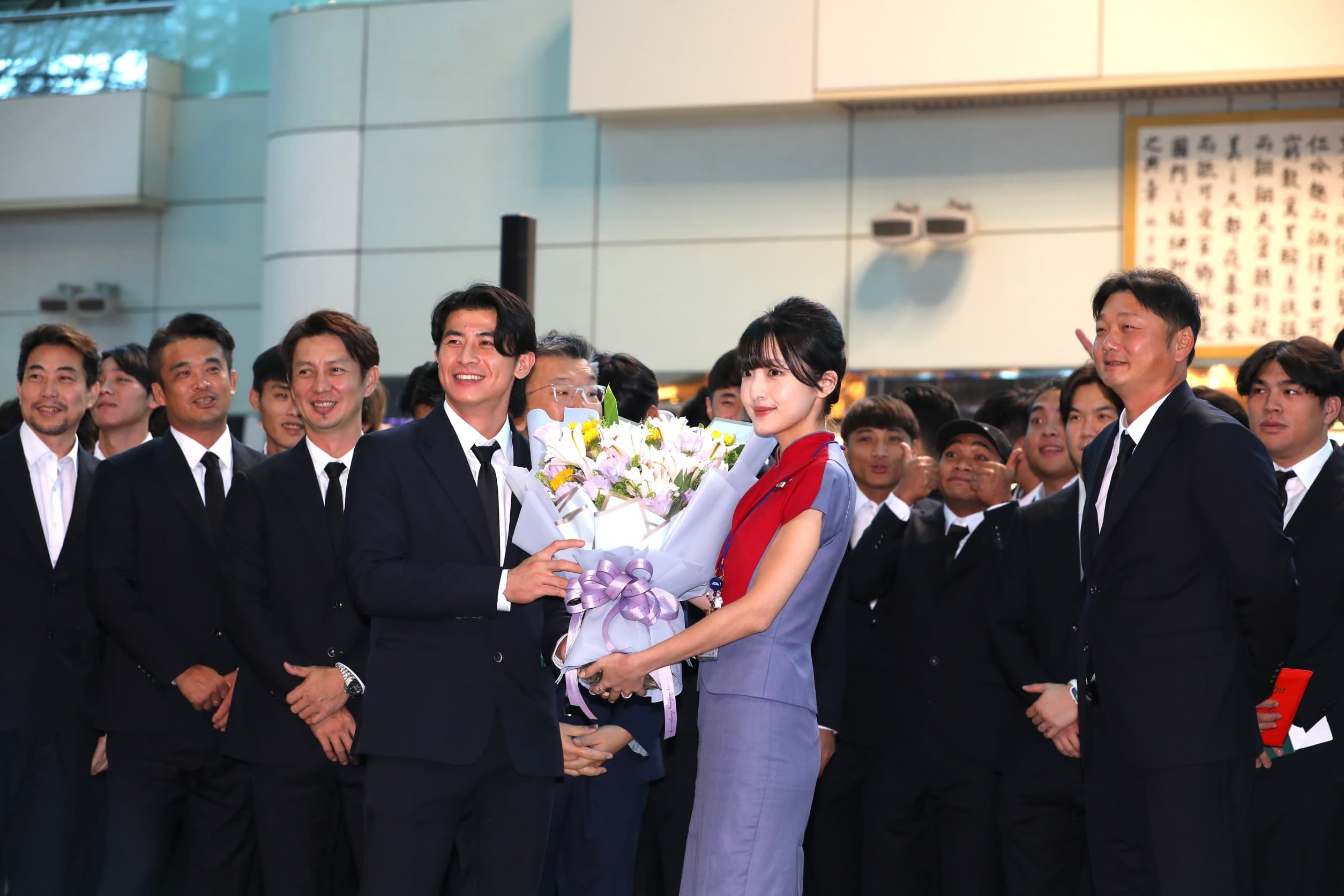 台灣棒球好手們今在桃園機場搭機啟程，前往日本東京備戰4強賽。