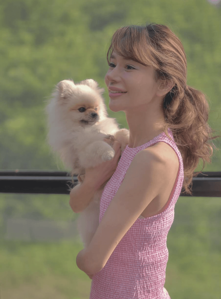 水澤愛里曬出和愛犬的合照。（翻攝自IG＠ally_mizusawa）