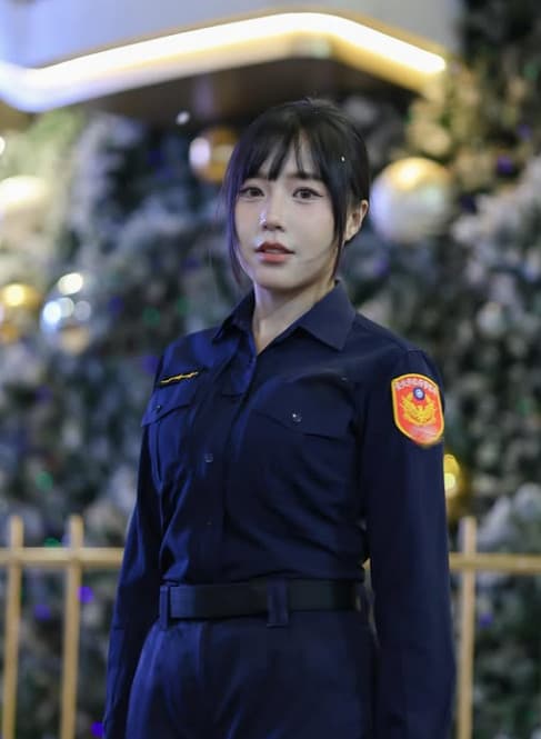 段姓女警曾在入職時因出眾美貌而成為話題焦點。（翻攝IG@chainxllll）