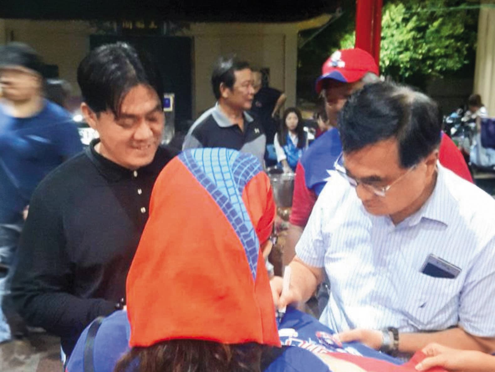 李四川胞弟李賜福遭爆是環保蟑螂，意外成為李四川選情拐點。（翻攝四叉貓臉書）