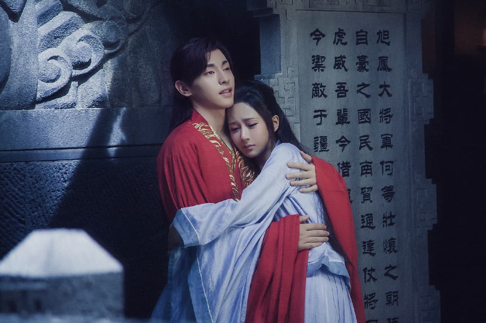 鄧倫憑藉與楊紫的《香蜜沉沉燼如霜》成為人氣小生。（網路圖片）