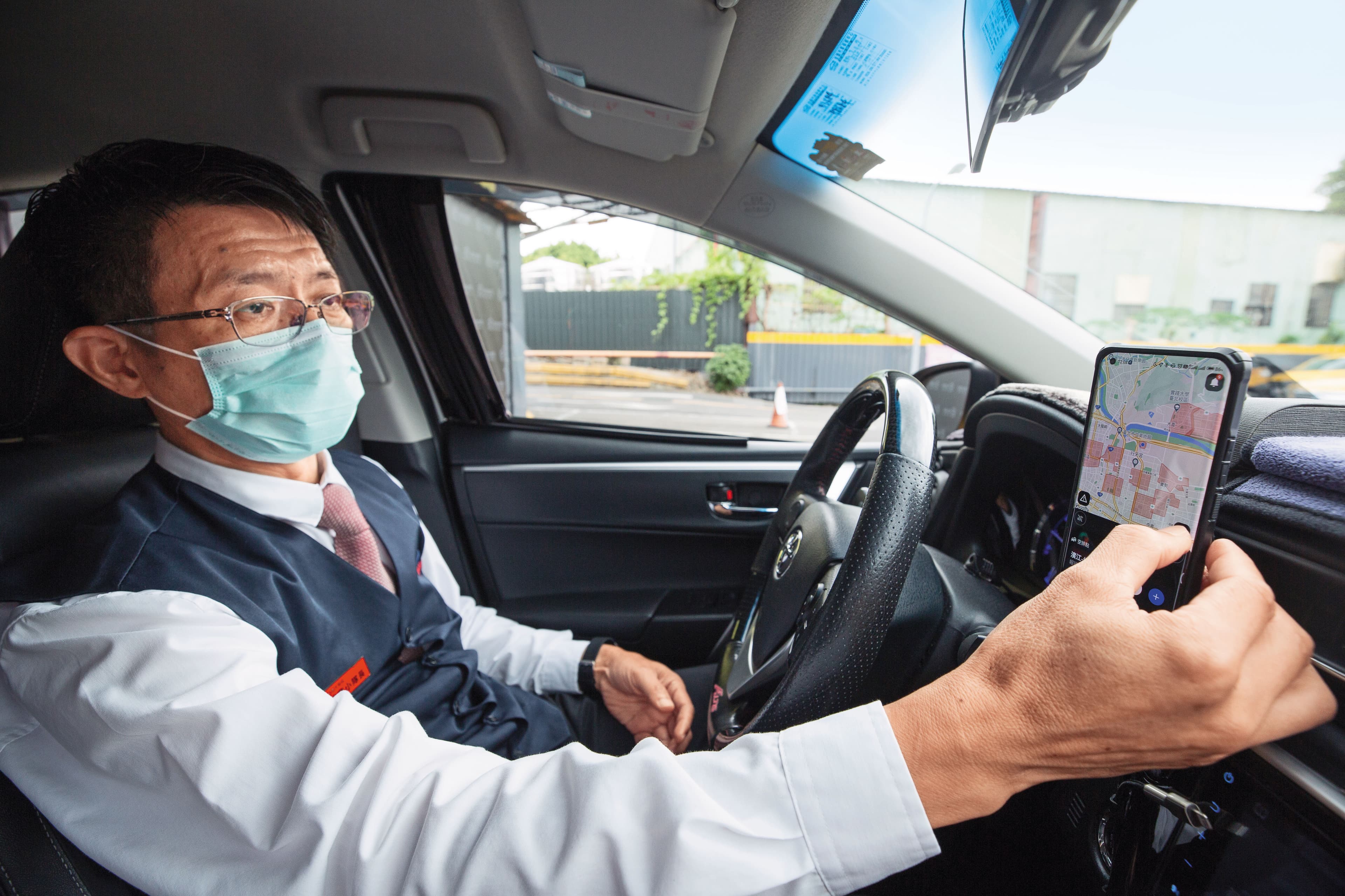 台灣大車隊旗下的多元計程車將於農曆年前跟進「費率浮動機制」。