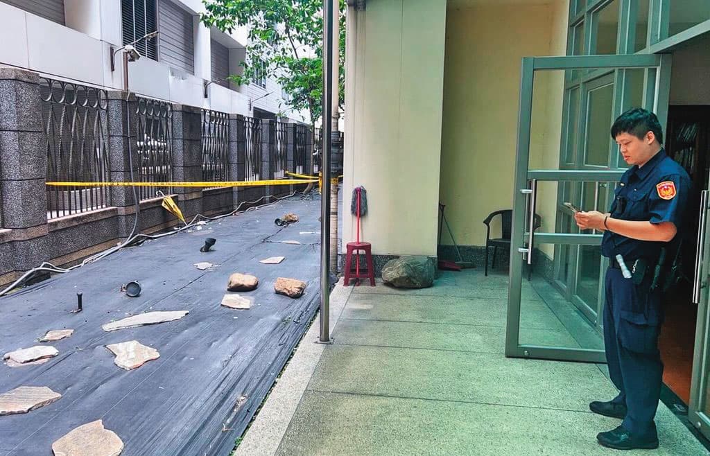 蘇姓補習班負責人涉嫌偷拍，接受偵訊後，從住家跳樓輕生。（讀者提供）