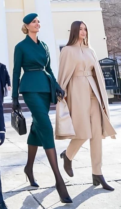 女兒跟伊凡卡穿搭很和諧。（翻攝ivankatrump IG）