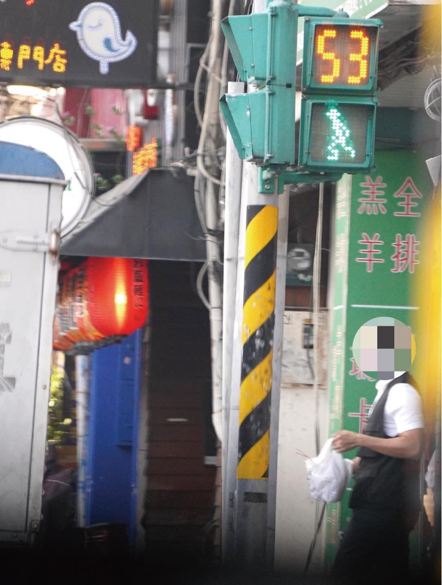 張斯綱指控李進勇派公務車由隨扈幫買晚餐。（翻攝張斯綱臉書）