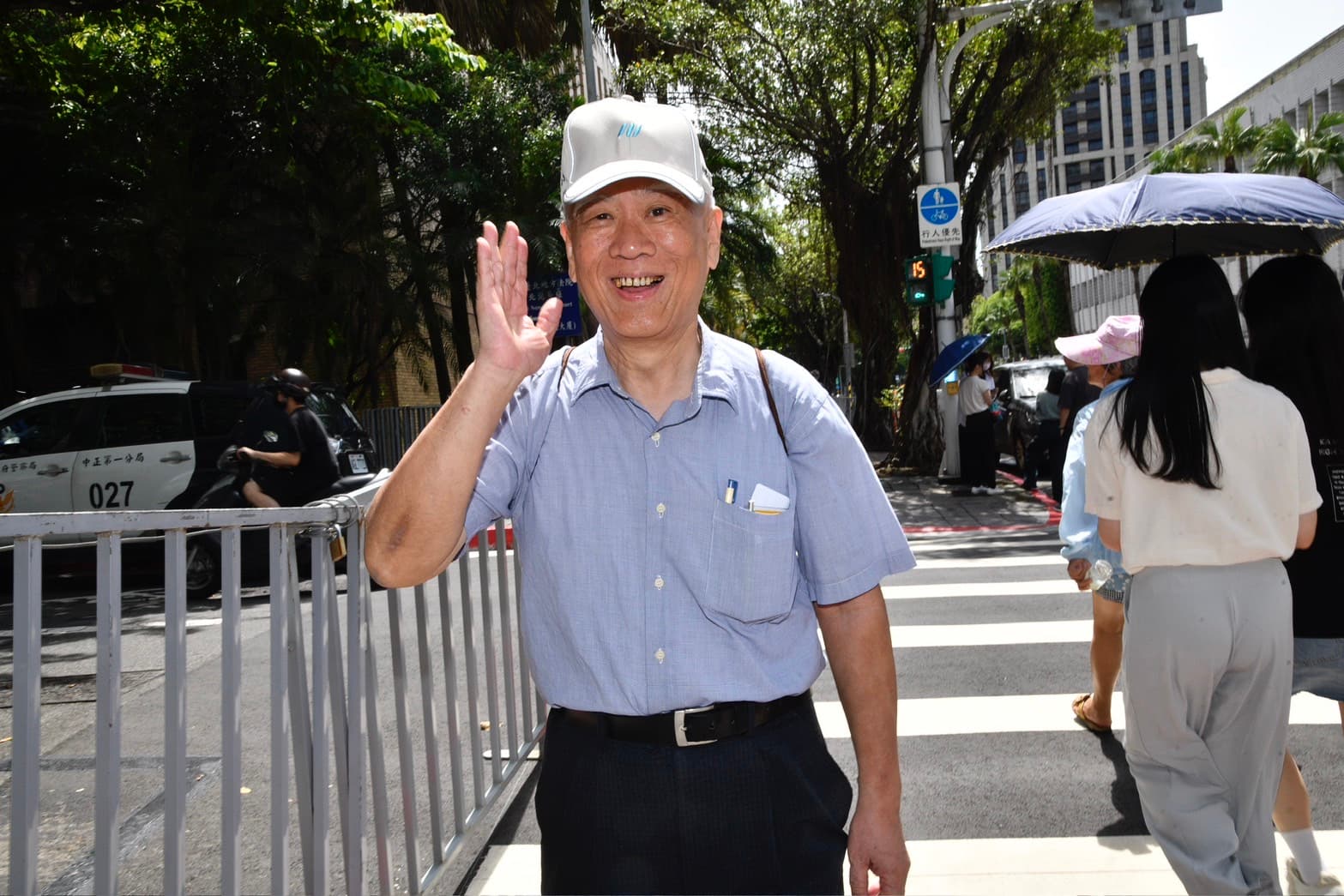 黃台生當時反對容積獎勵，今日遭傳喚說明都面帶微笑。