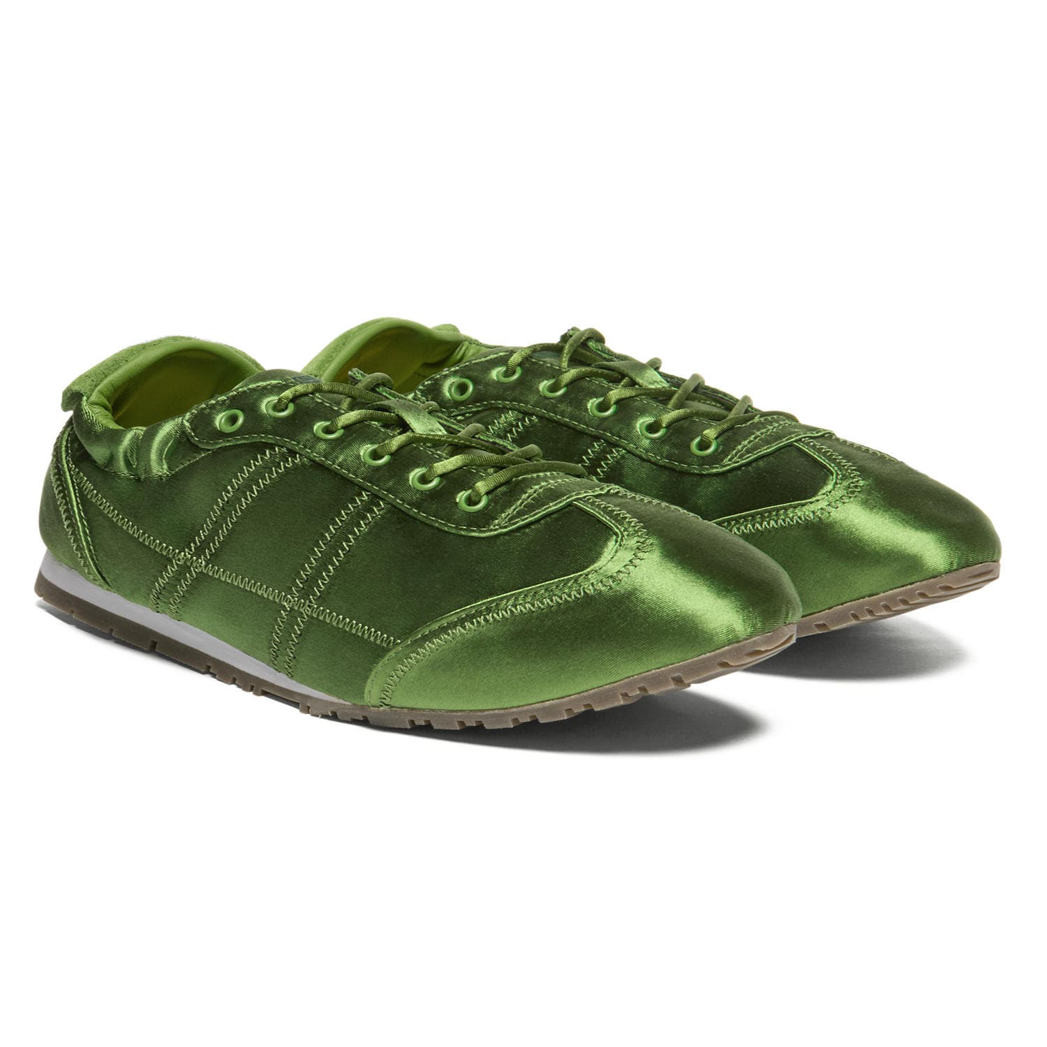 緞面綠色PLABALA。NT$6,180（Onitsuka Tiger提供）