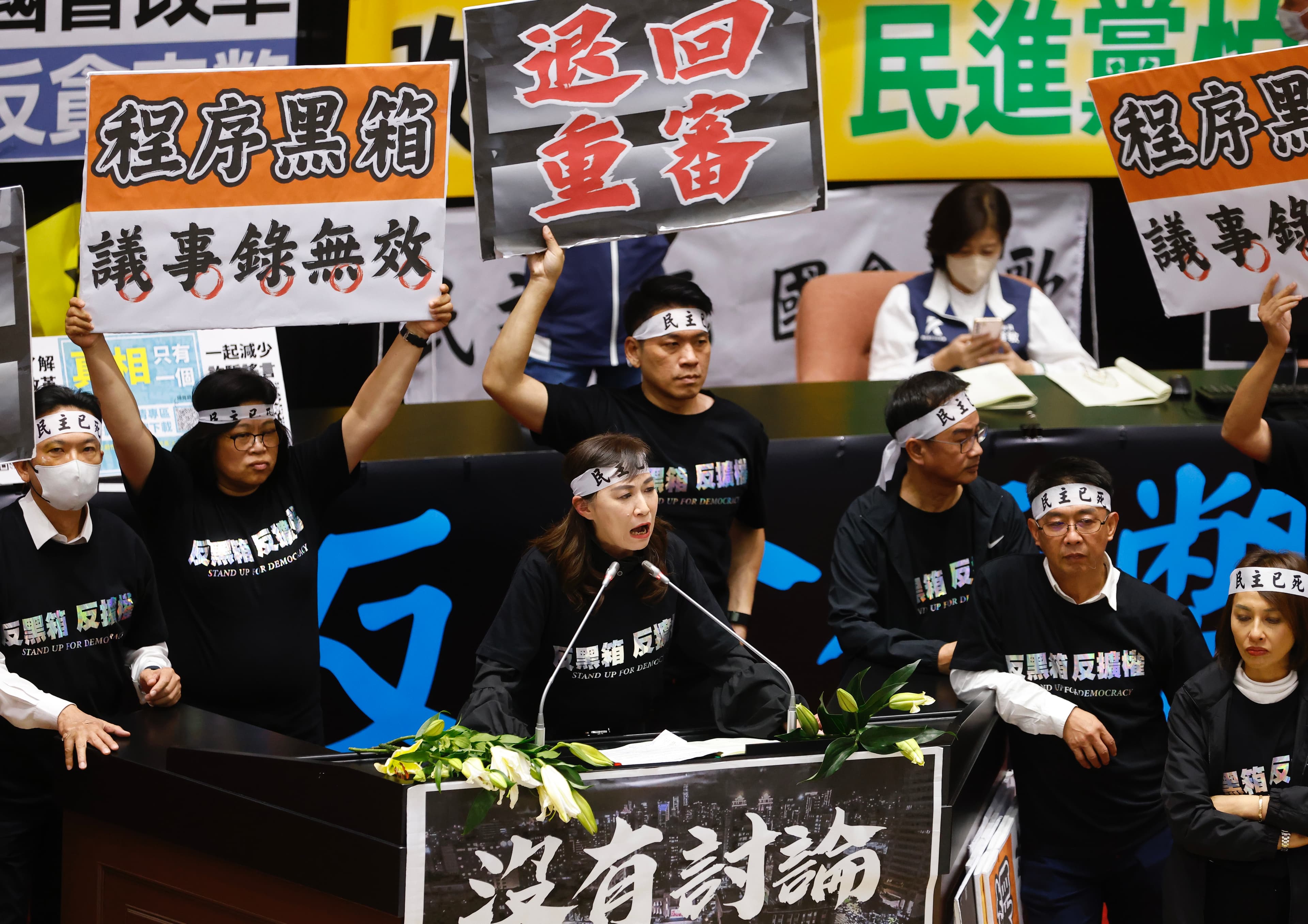 傅崐萁痛批民進黨為反對而反對，拖延議事，讓國會空轉損耗。