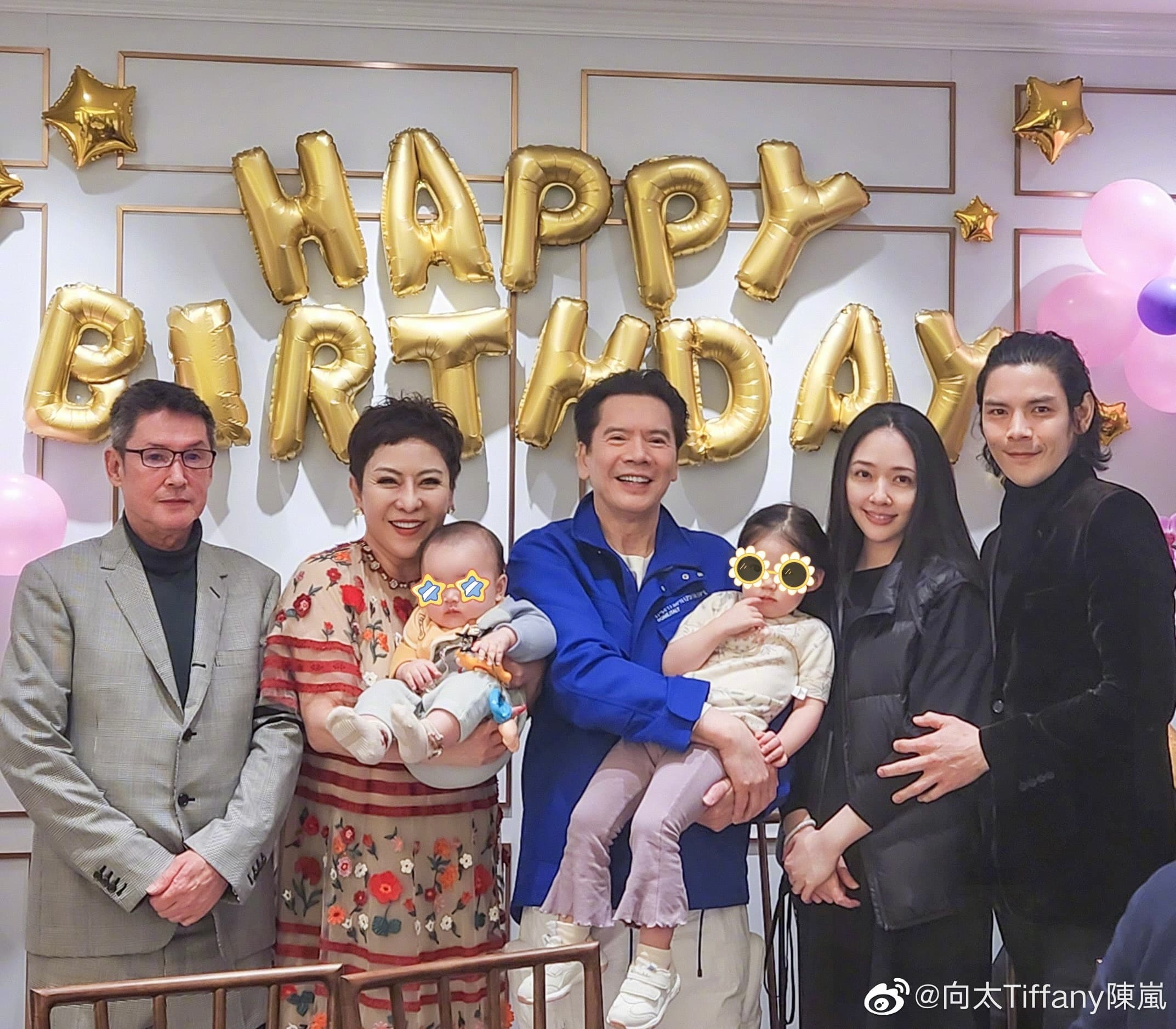 向佐和郭碧婷育有一雙子女，受到向華強、向太疼愛。（翻攝向太微博）
