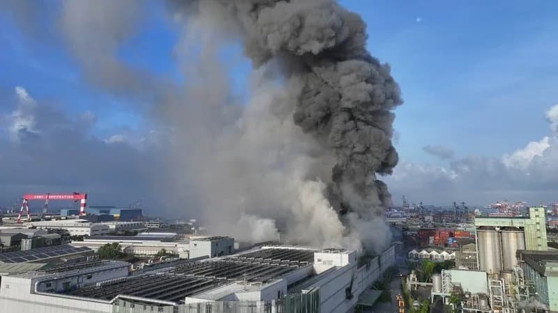 台泥企業團旗下三元能源科技小港廠的火警，引發全球商業用途火箭及電動垂直起降飛行器eVTOL電池供應鏈的緊張。（高雄市政府消防局提供）