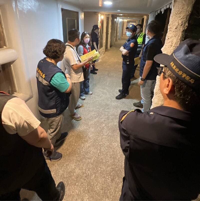 屏東縣府持續進行旅宿業的房價稽查行動，防止業者趁機哄抬房價。（屏東縣政府提供）