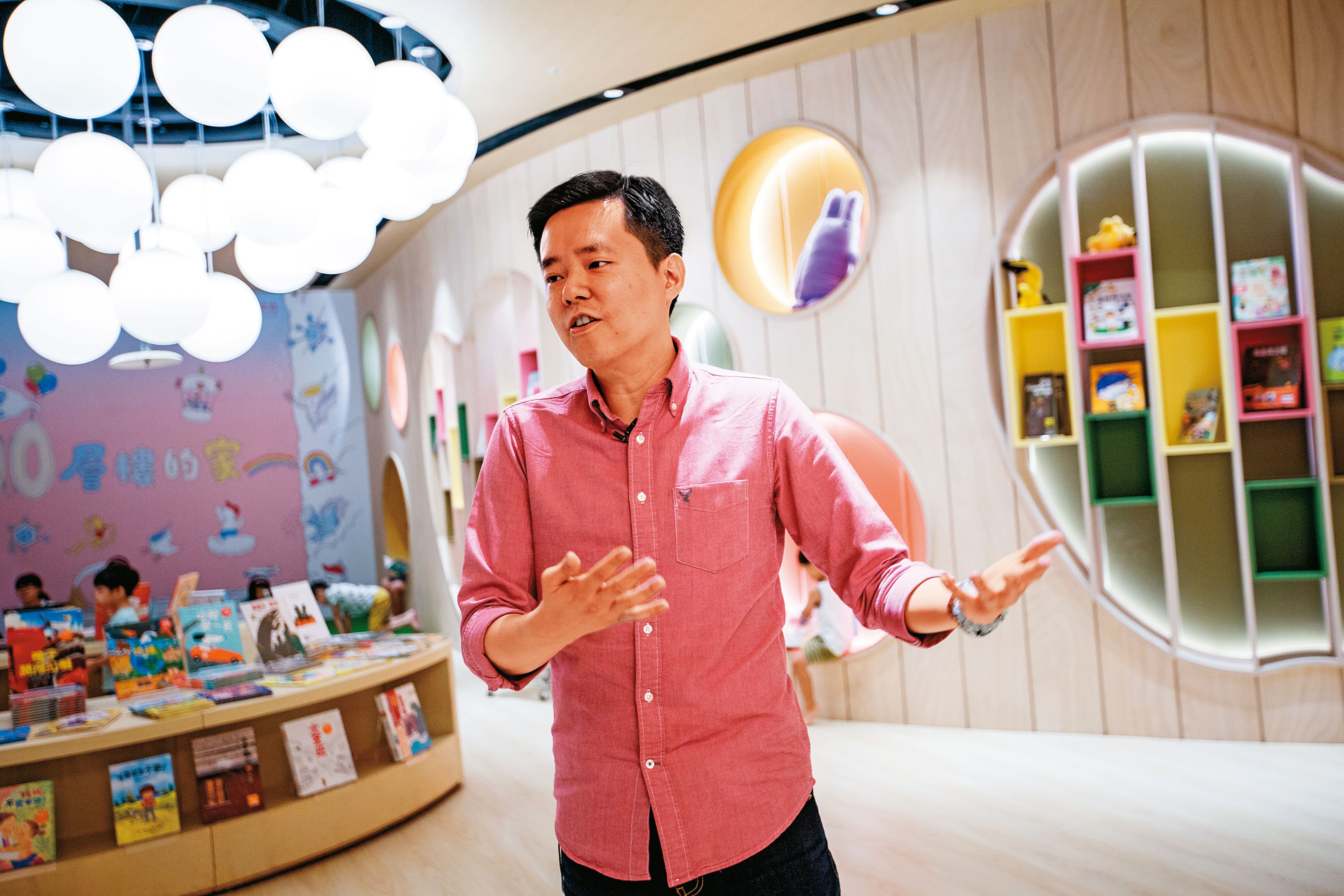 秀泰影城總經理廖偉銘近幾年積極拓展據點，最近卻因租金糾紛躍上新聞版面。