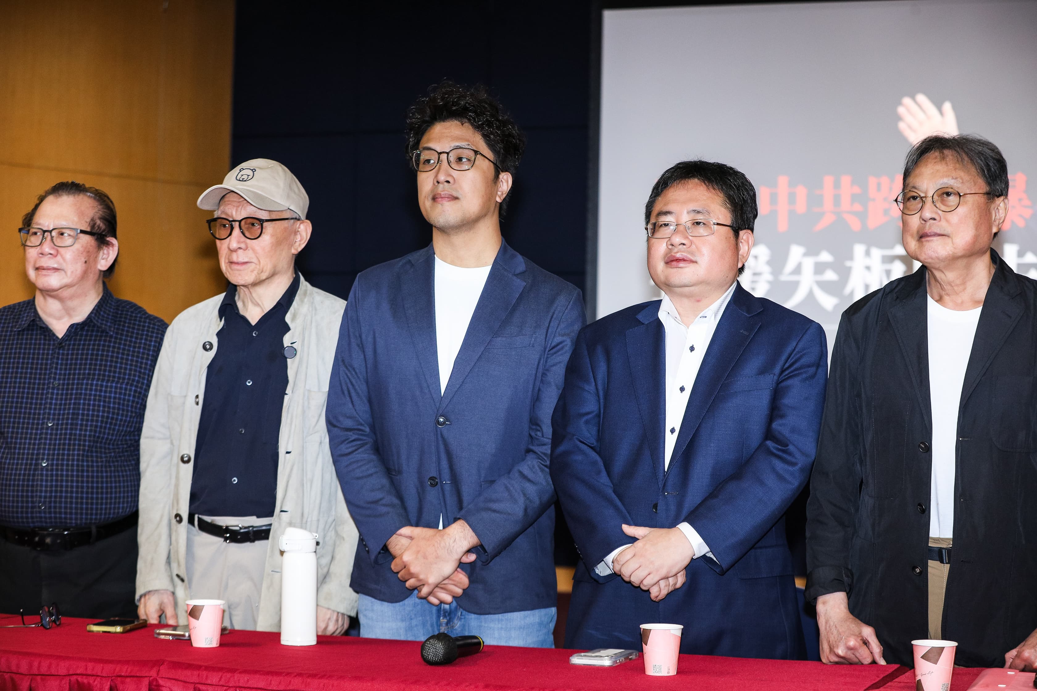 曹興誠說,還沒公開幫沈伯洋助選,是因為民進黨說市長是地方選舉,講市政就好,不要碰統獨議題。(鏡報鄒保祥)
