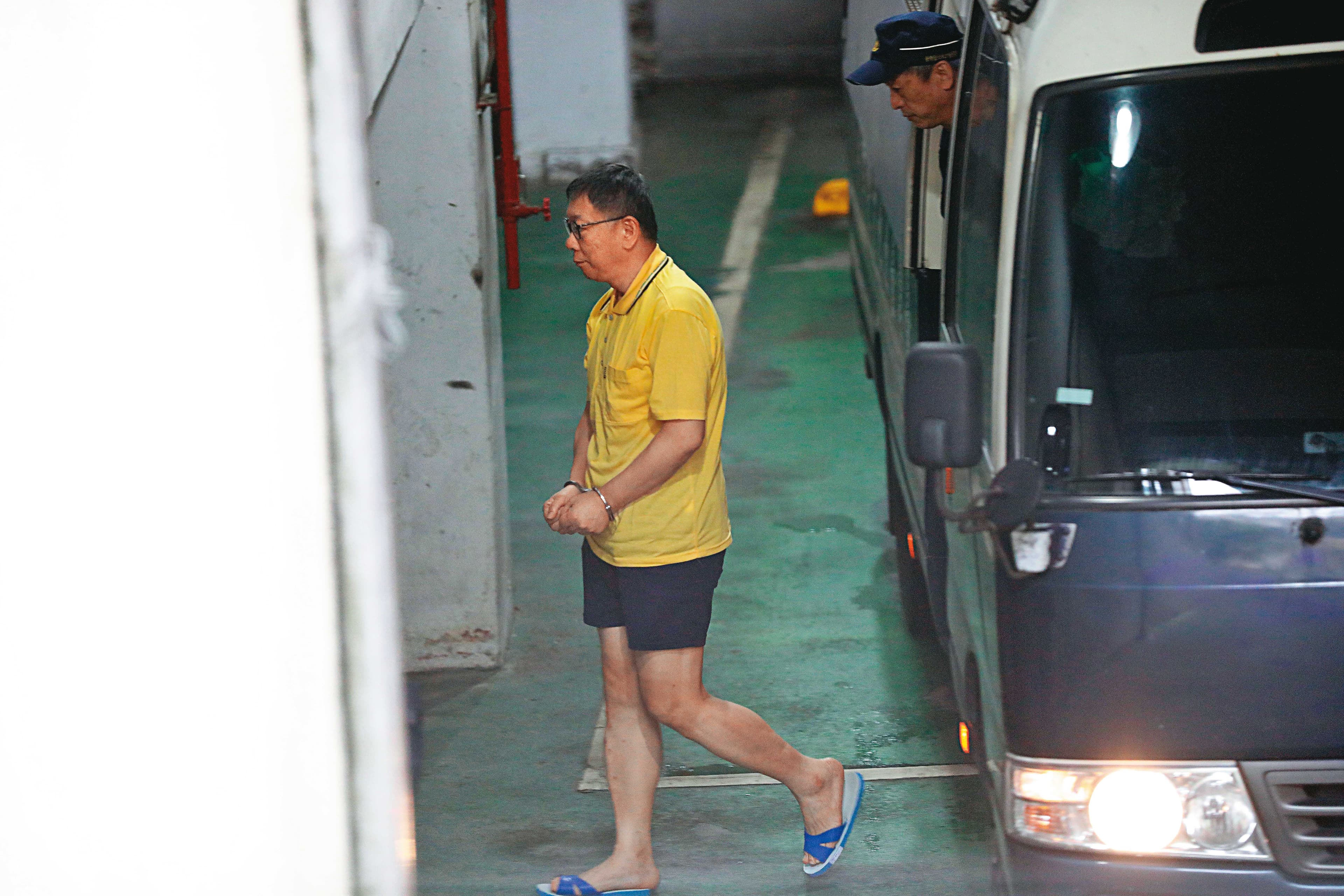 民眾黨主席柯文哲（圖）涉2階段收沈慶京賄款，金流已被檢察官突破。