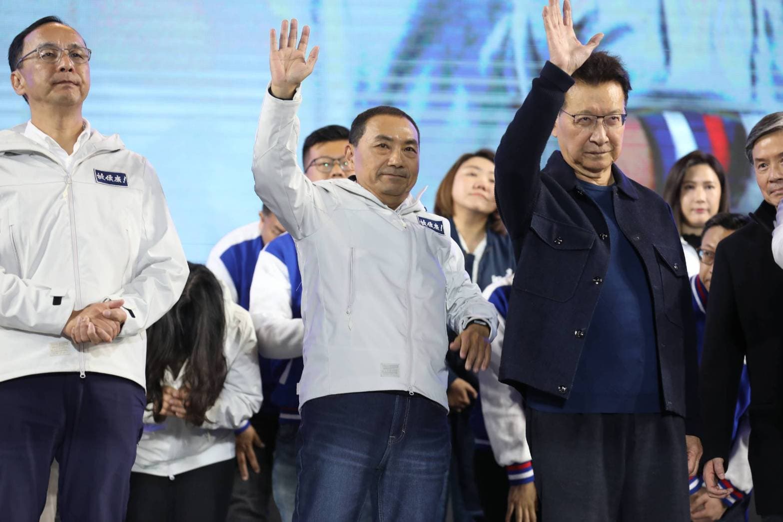 國民黨前發言人蕭敬嚴認為這次藍營「其實選得不好」，要求黨主席朱立倫請辭負責。