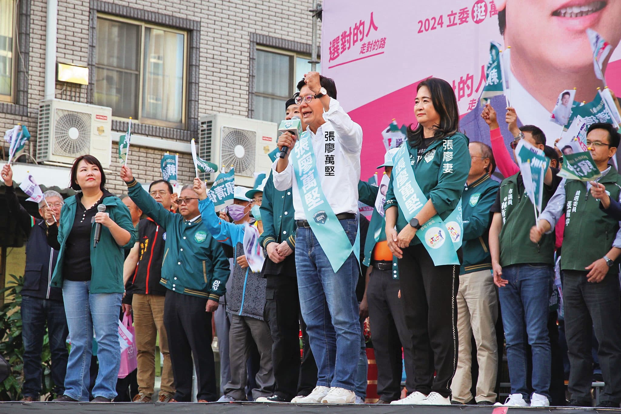 張廖萬堅2024年爭取立委3連霸失利，被延攬到教育部擔任政次。 （翻攝張廖萬堅臉書）